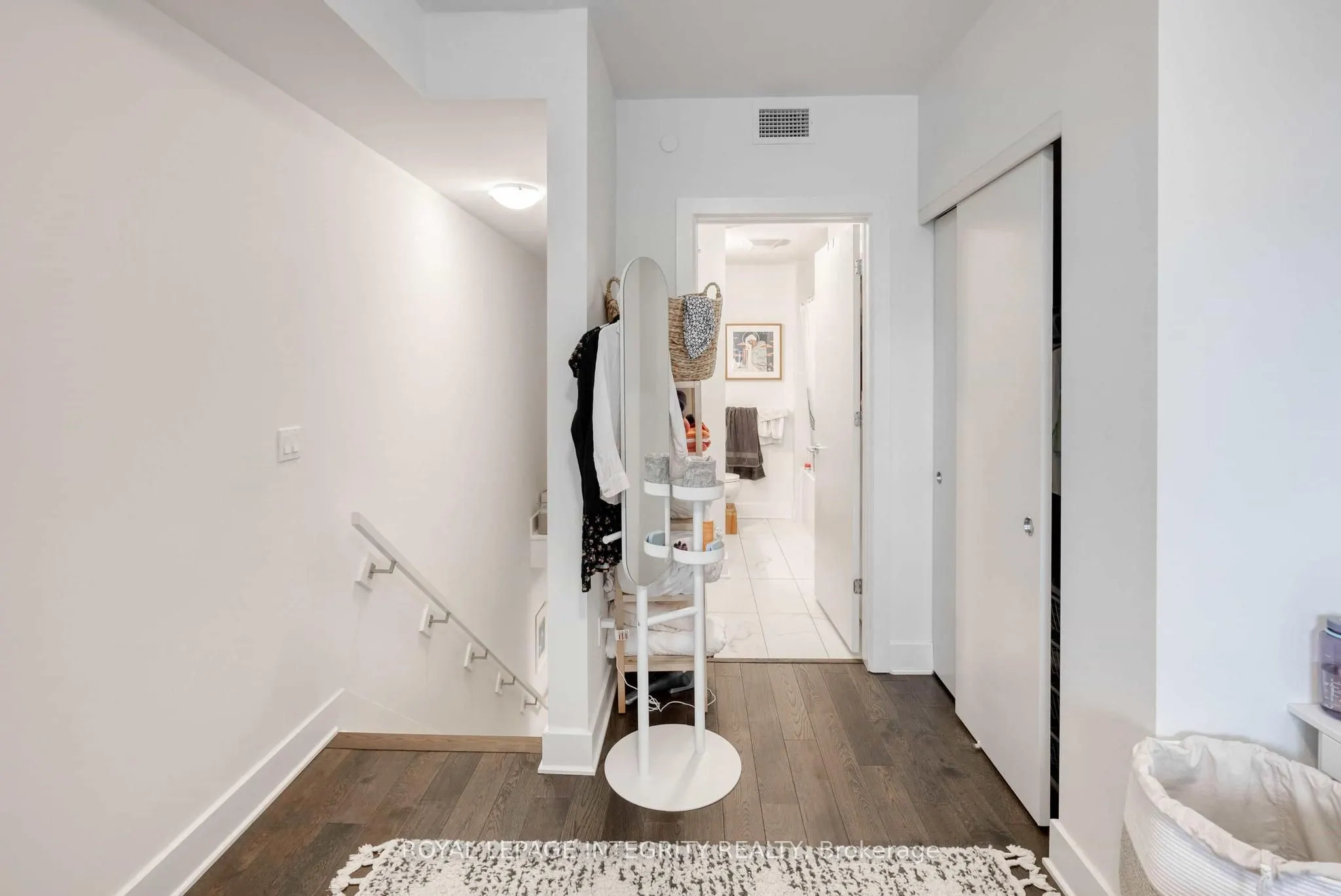 255 BAY Street, #808
