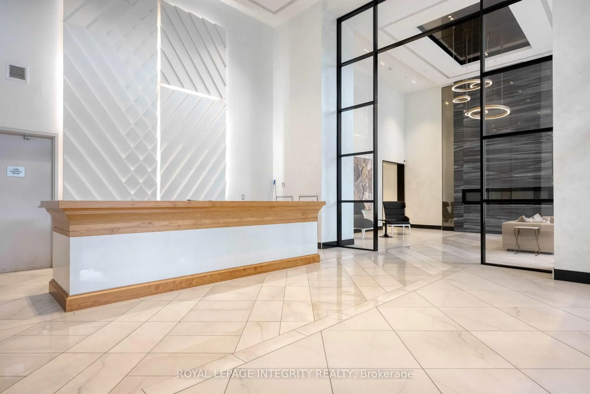 255 BAY Street, #808