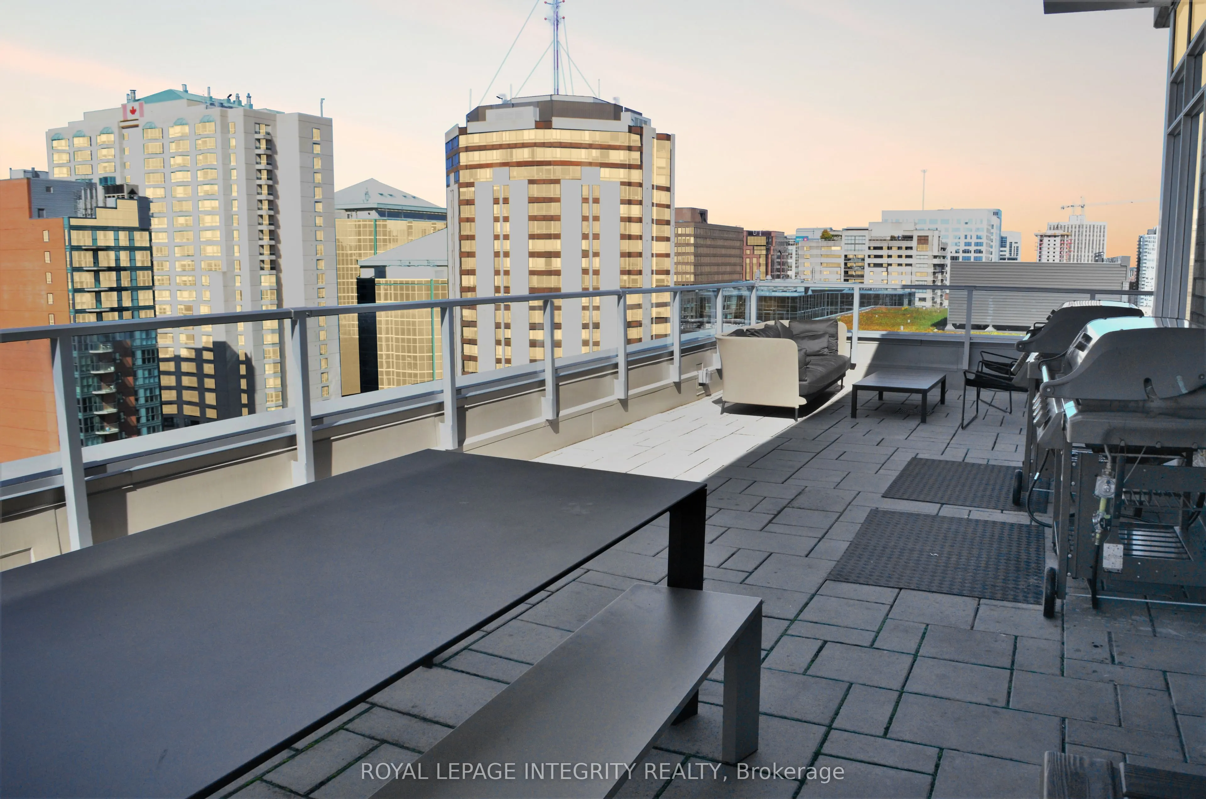 255 BAY Street, #808