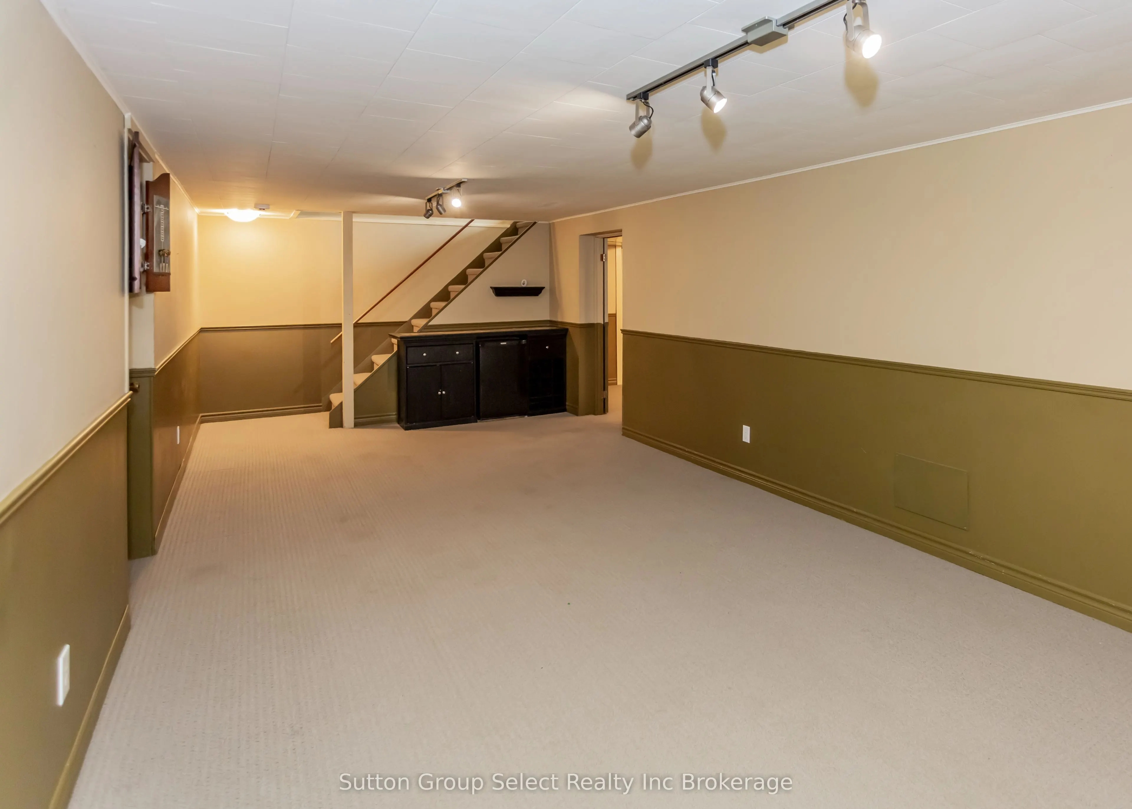 714 Gladstone Drive