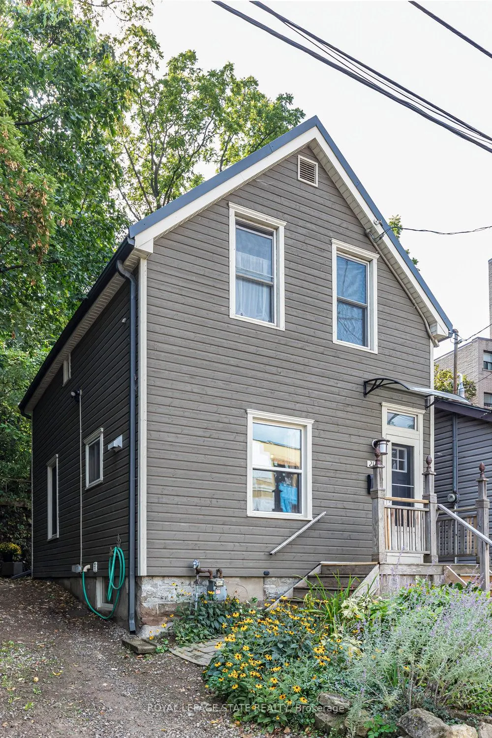 210 Charlton Avenue E