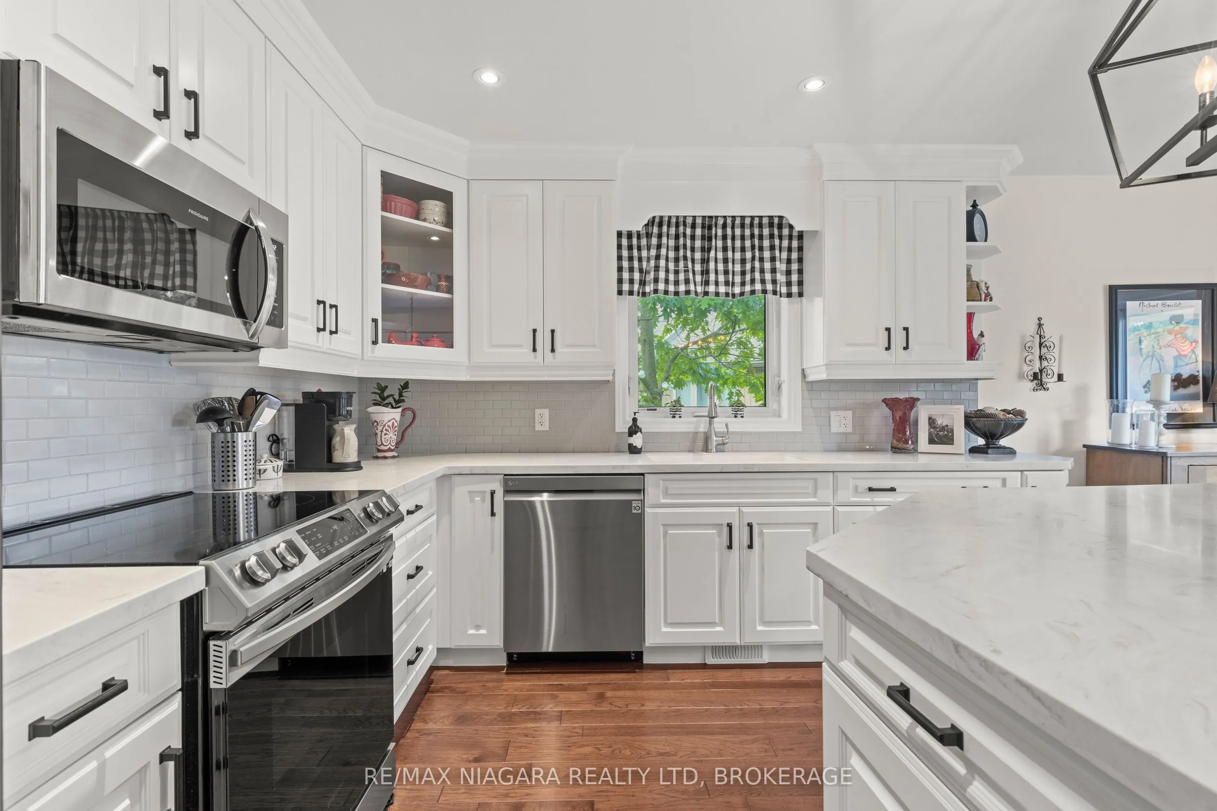 42 ROSE GLEN Crescent, #Call LBO
