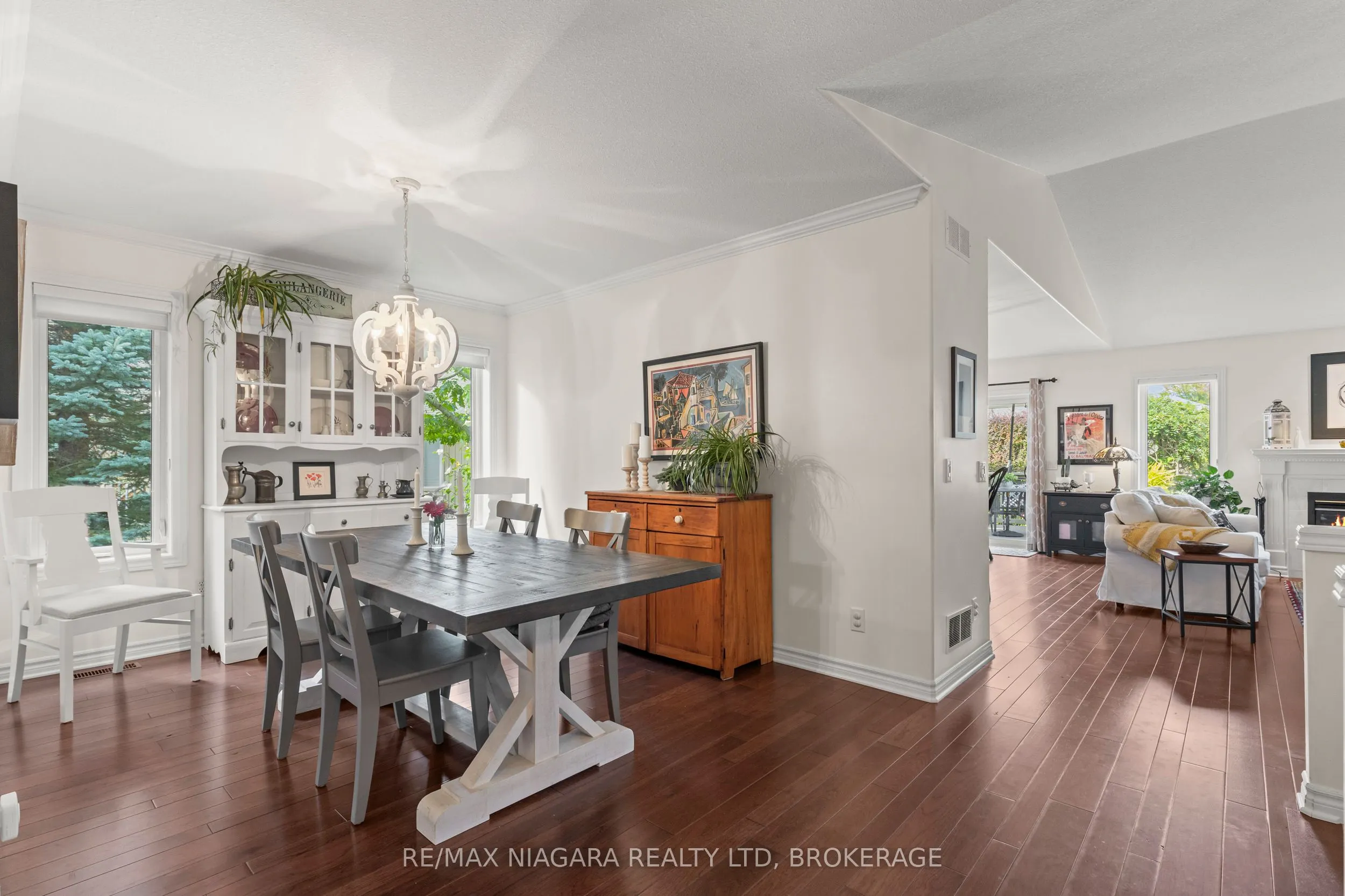 42 ROSE GLEN Crescent, #Call LBO
