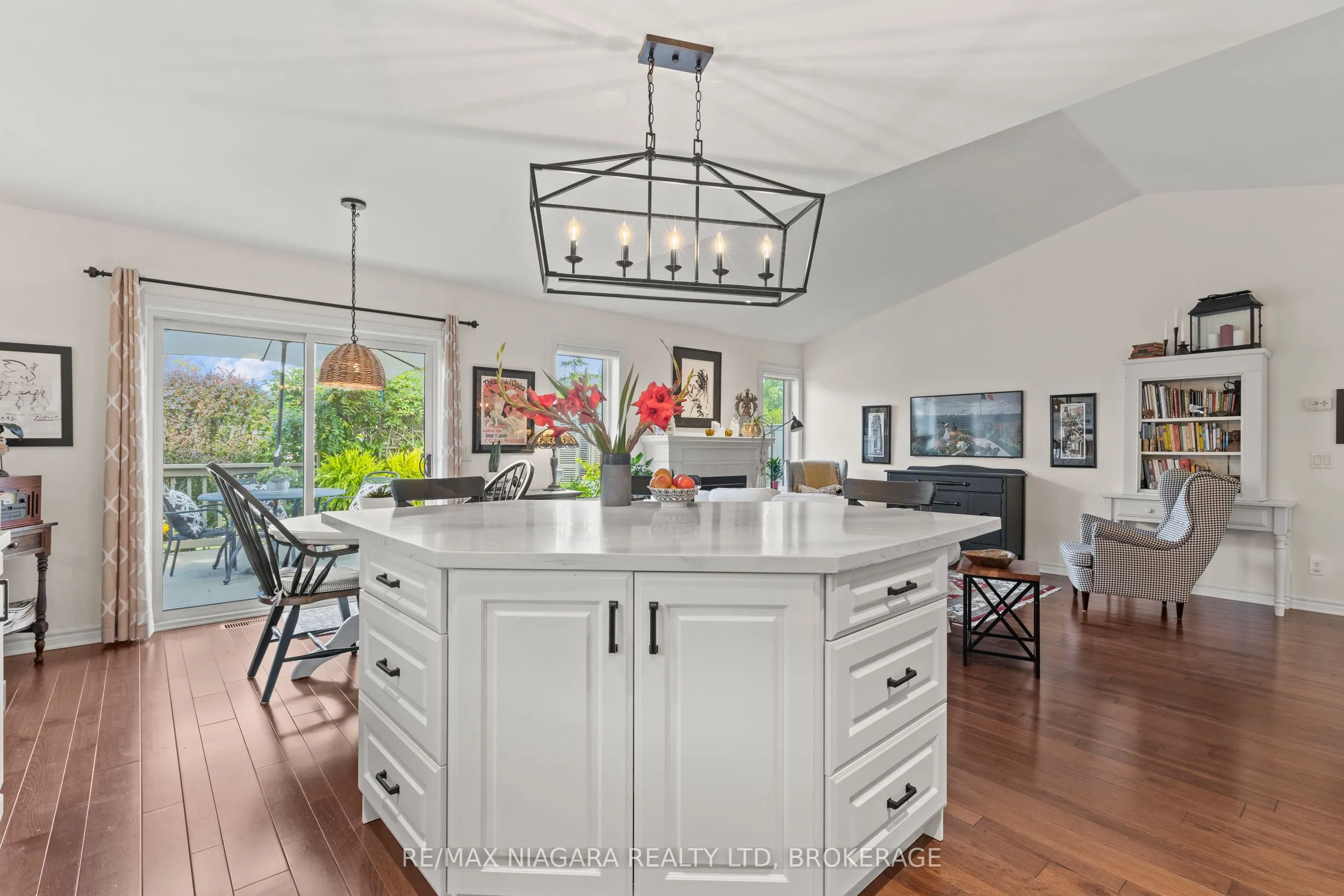 42 ROSE GLEN Crescent, #Call LBO