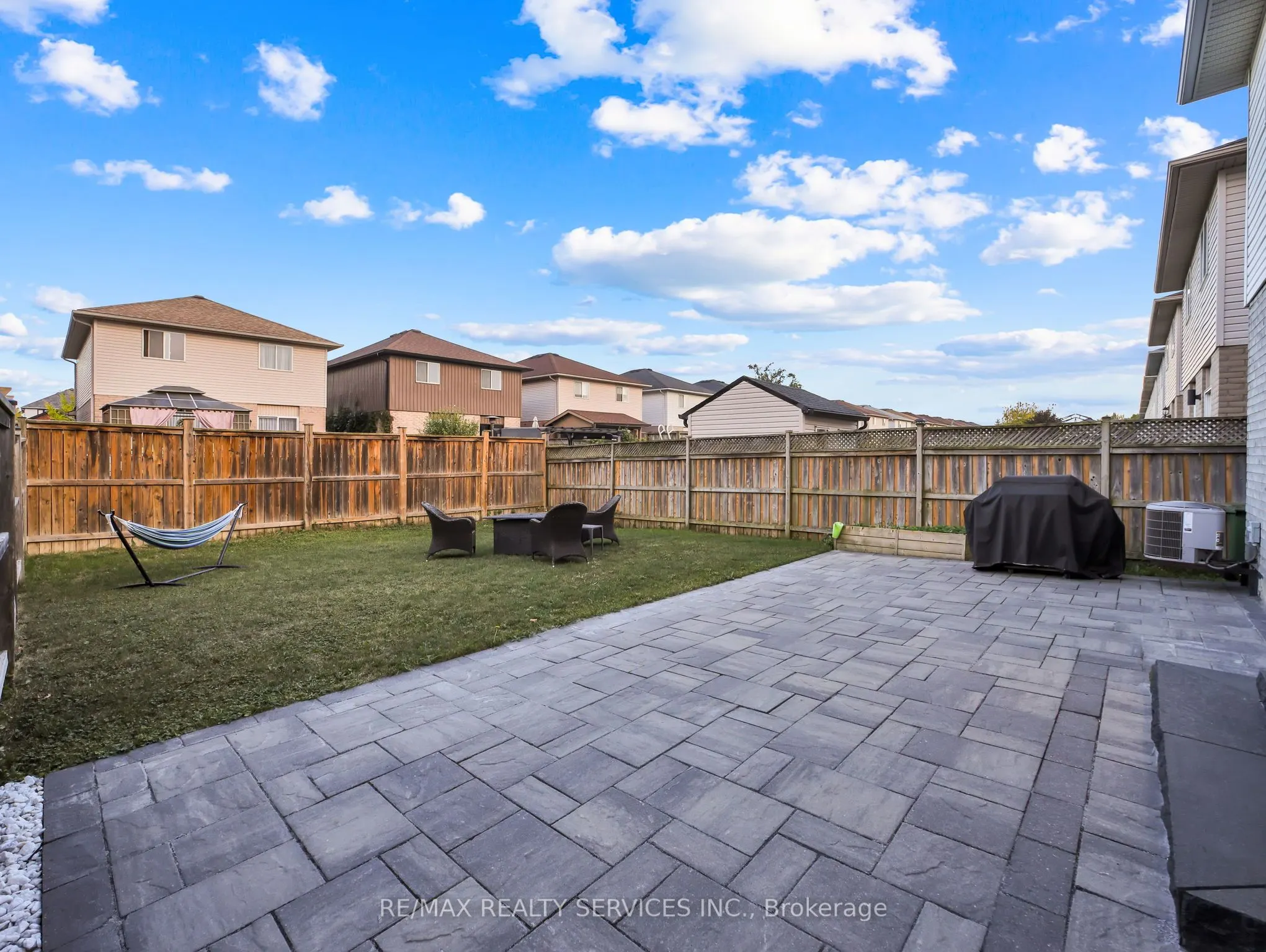 11 Willowridge Way