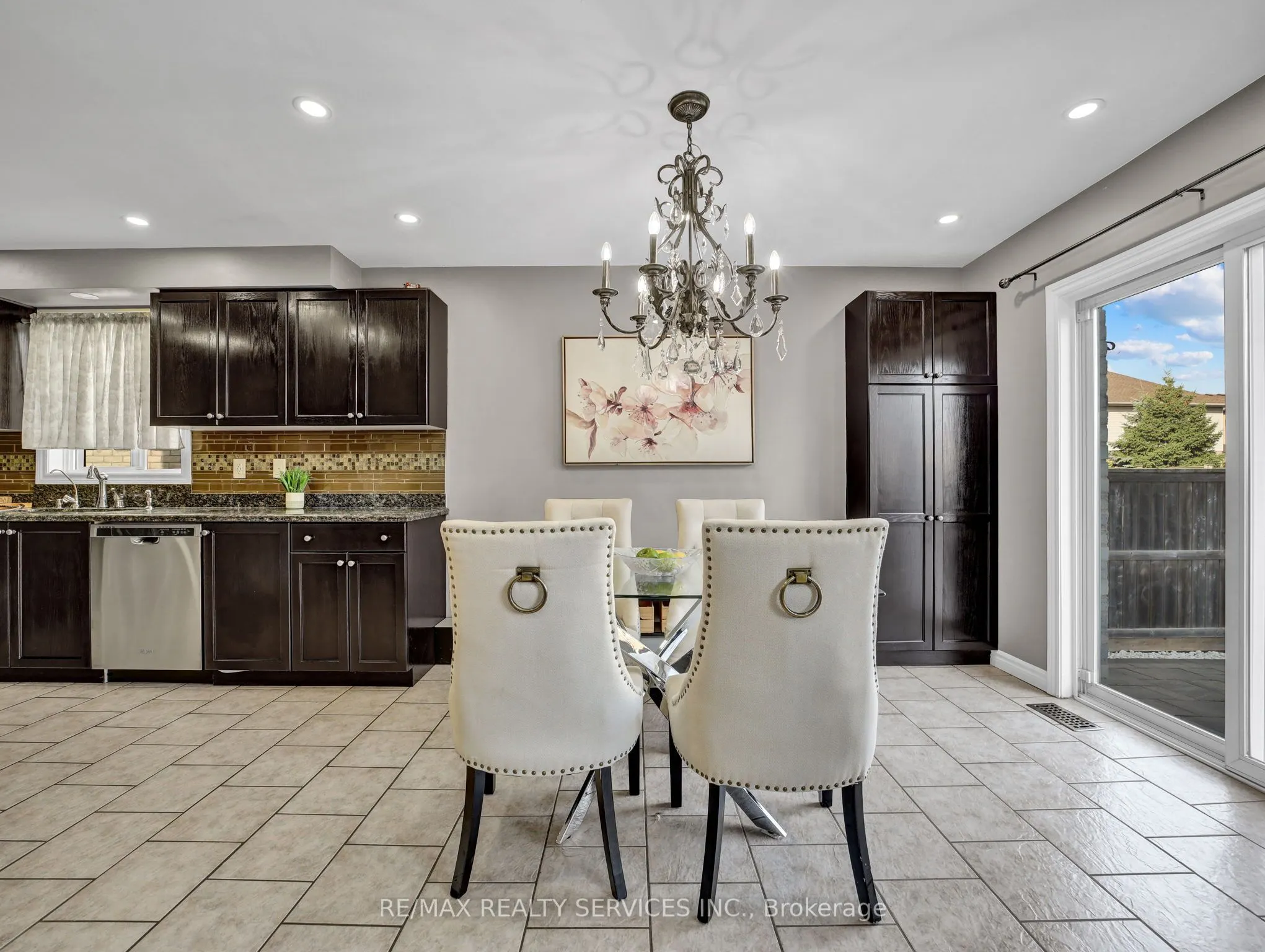 11 Willowridge Way