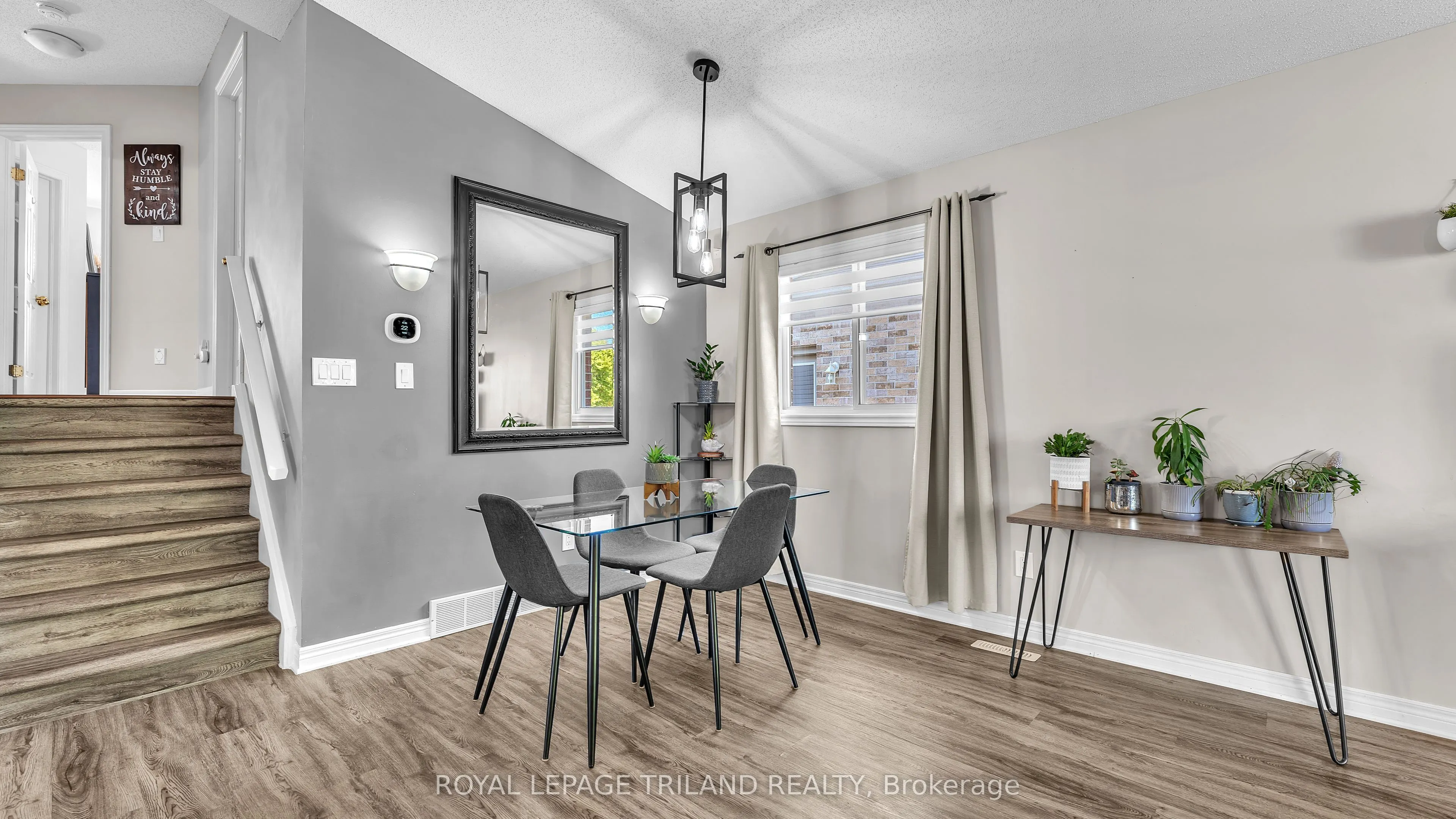 579 HARTOP Place
