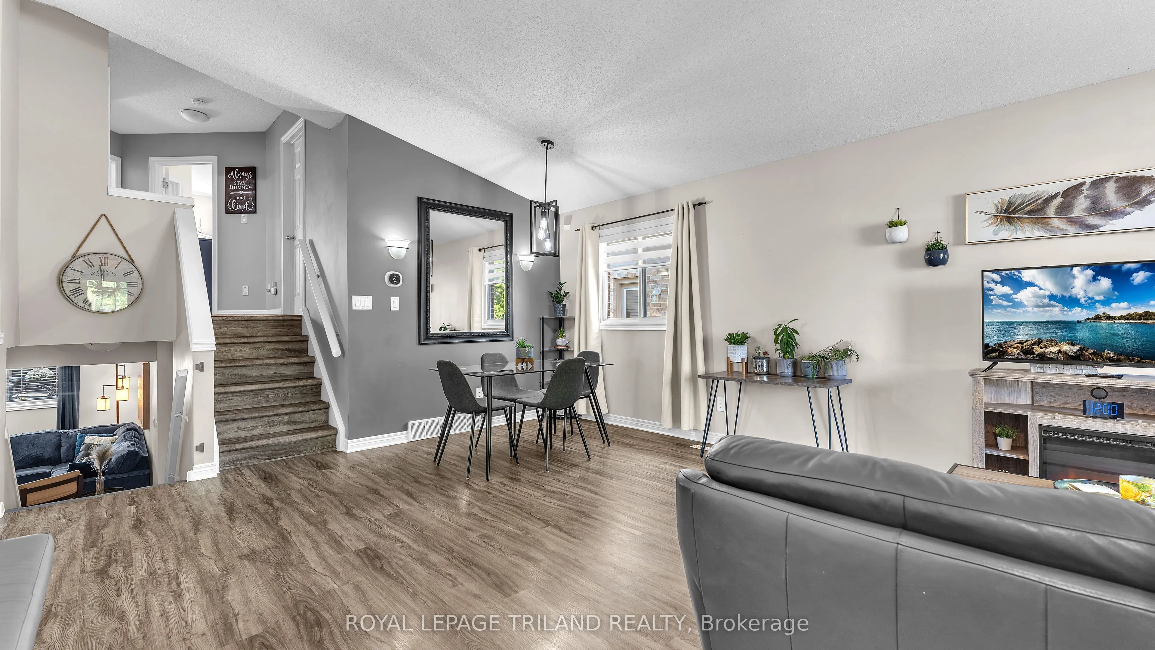 579 HARTOP Place
