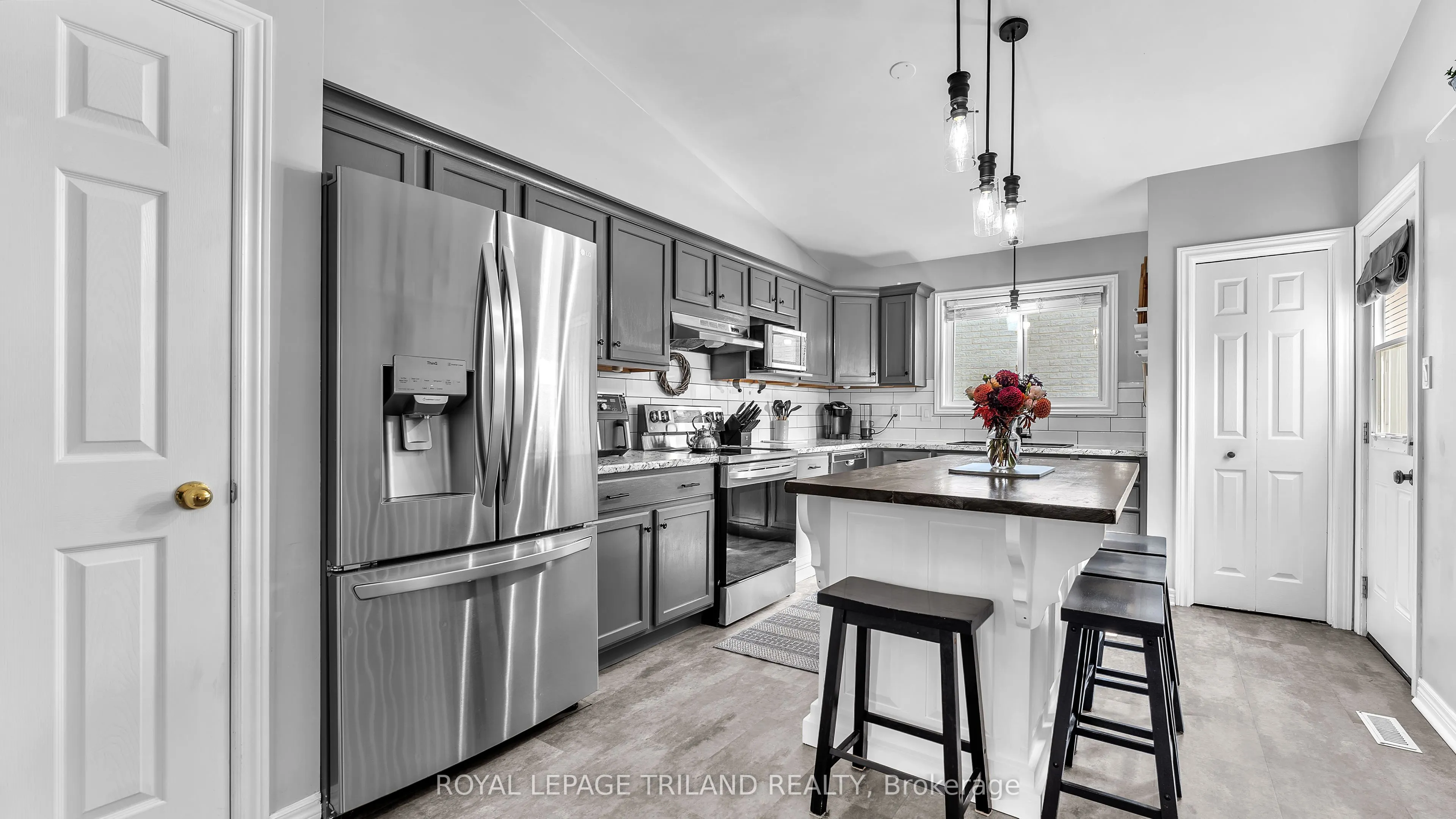 579 HARTOP Place