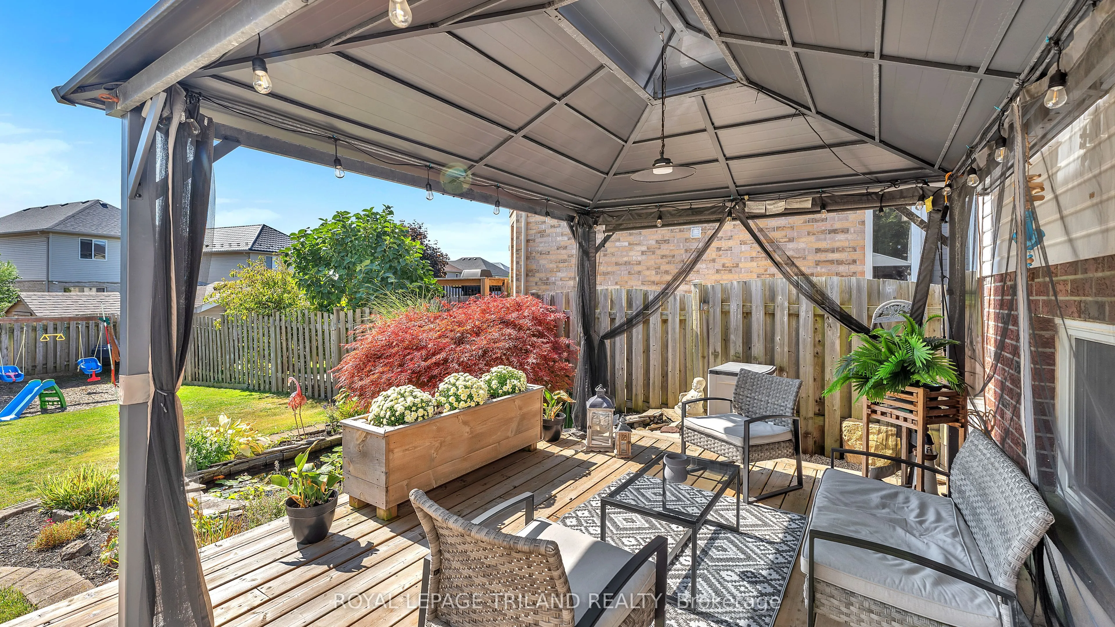579 HARTOP Place