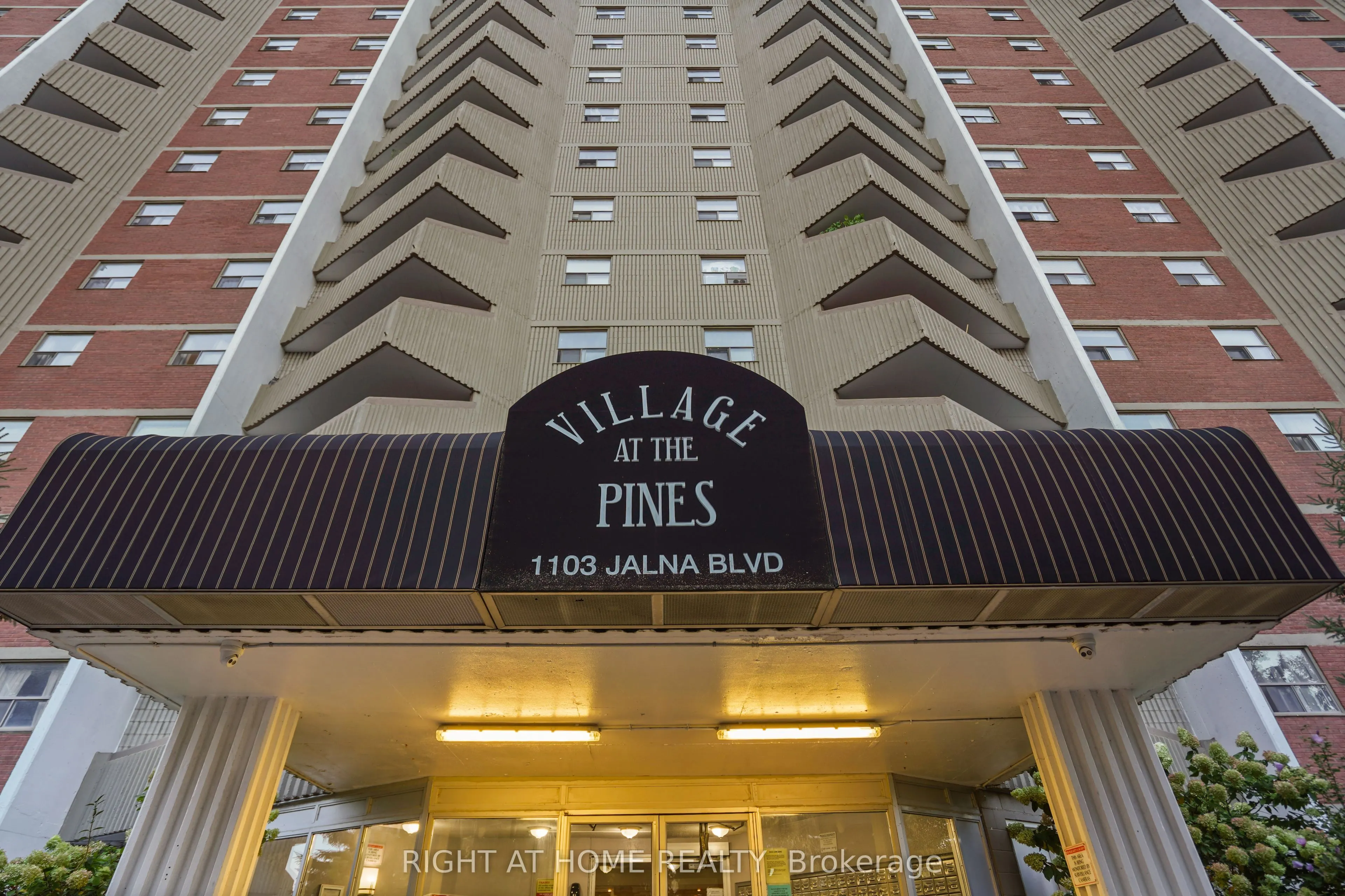1103 Jalna Boulevard, #1609
