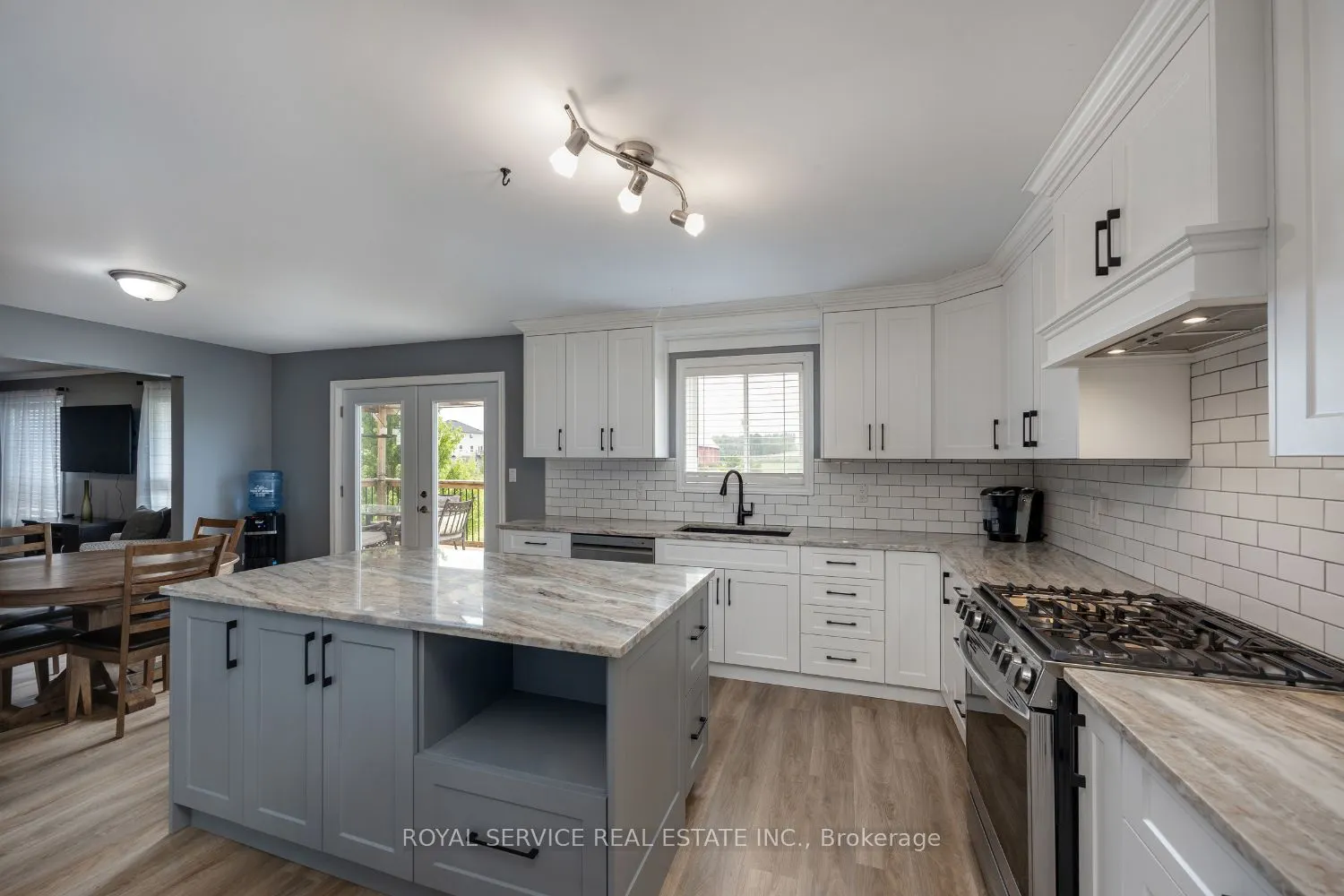 1723 Ravenwood Drive