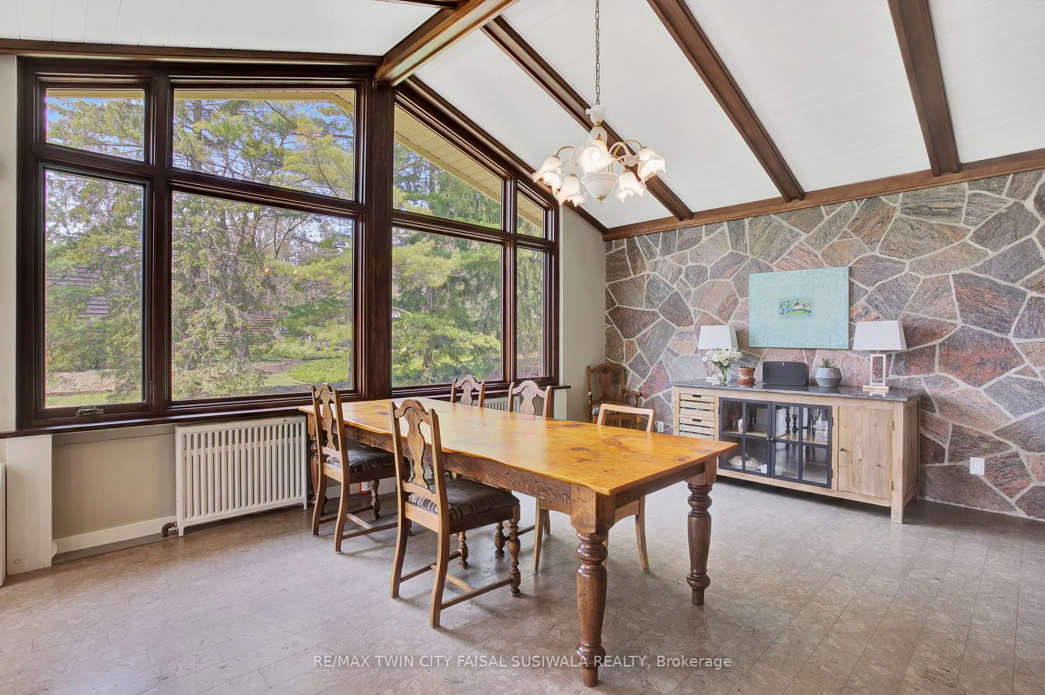 17 The Kirksway