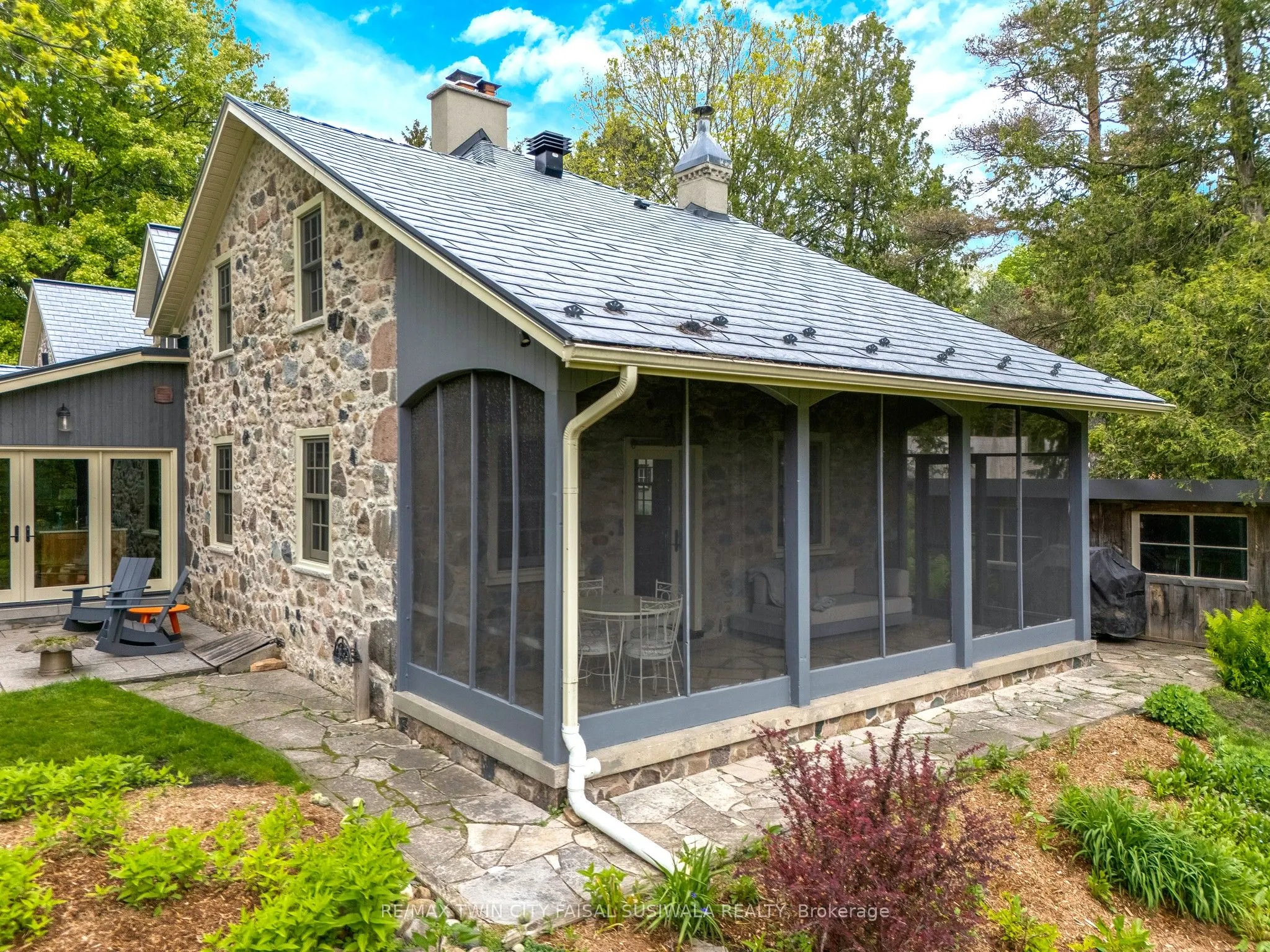 17 The Kirksway
