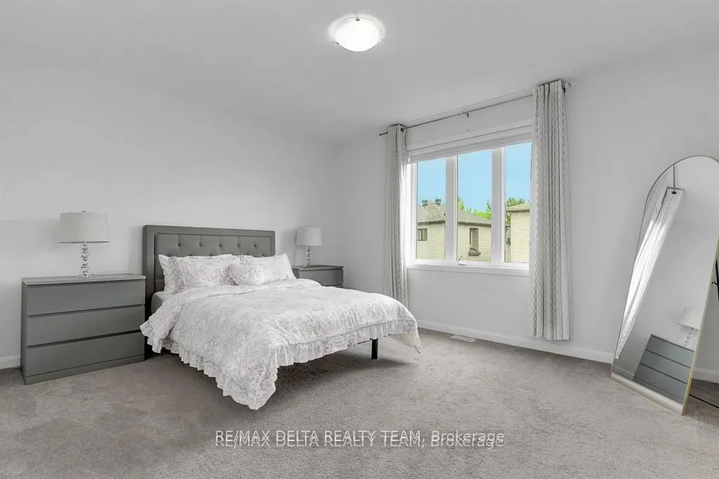 370 Aquaview Drive