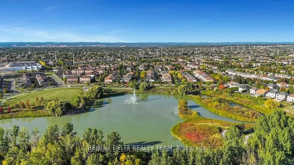 370 Aquaview Drive