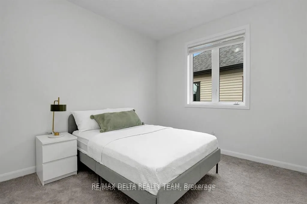 370 Aquaview Drive
