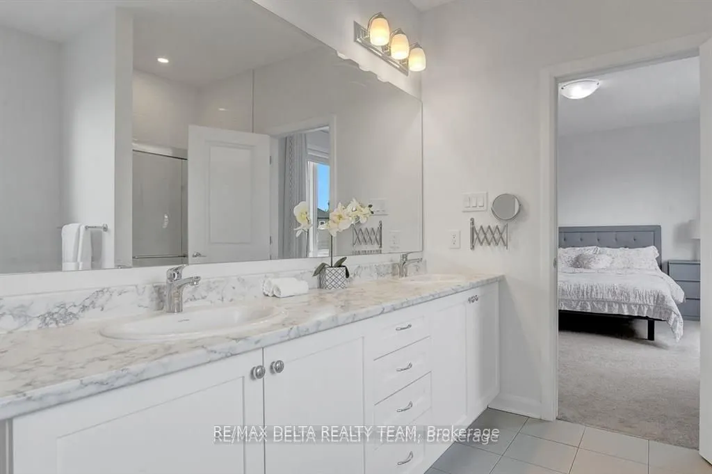 370 Aquaview Drive