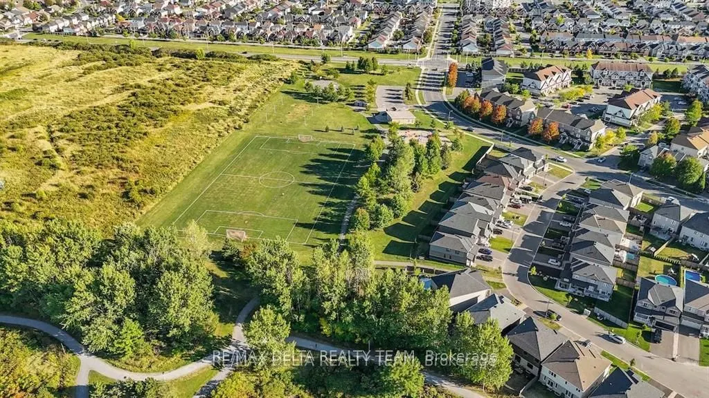 370 Aquaview Drive