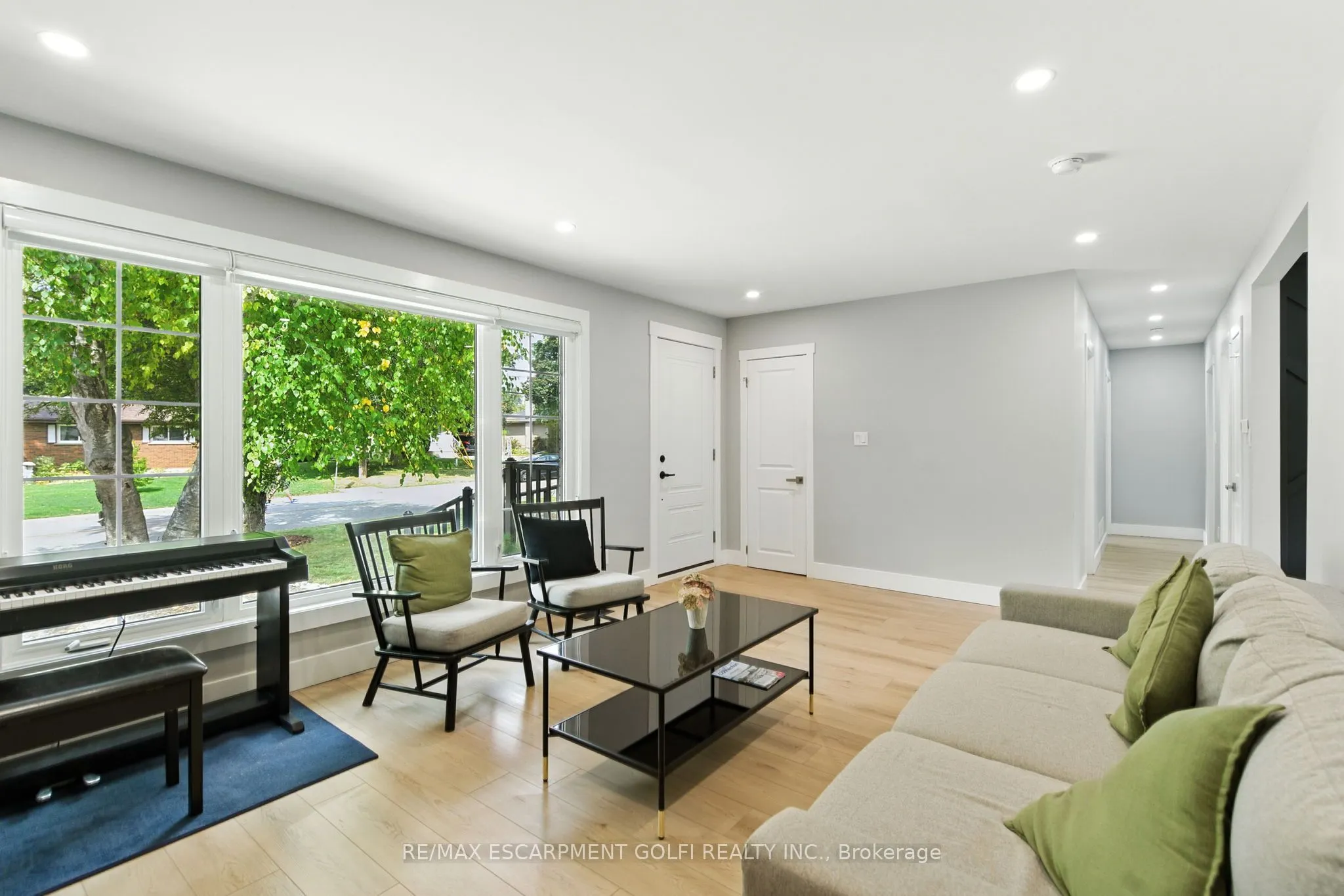 31 VARADI Avenue