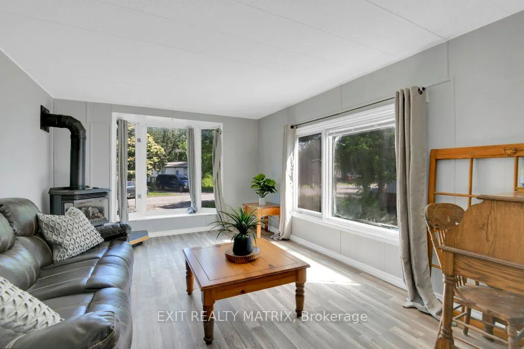 8930 Lynwood Park Private