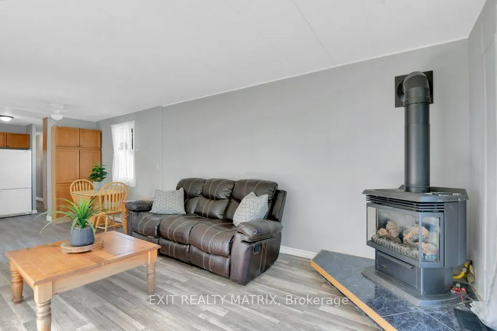 8930 Lynwood Park Private