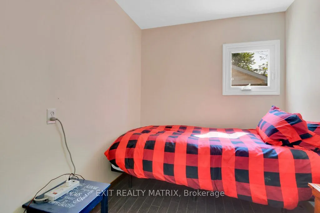 8930 Lynwood Park Private