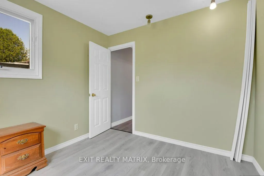 8930 Lynwood Park Private