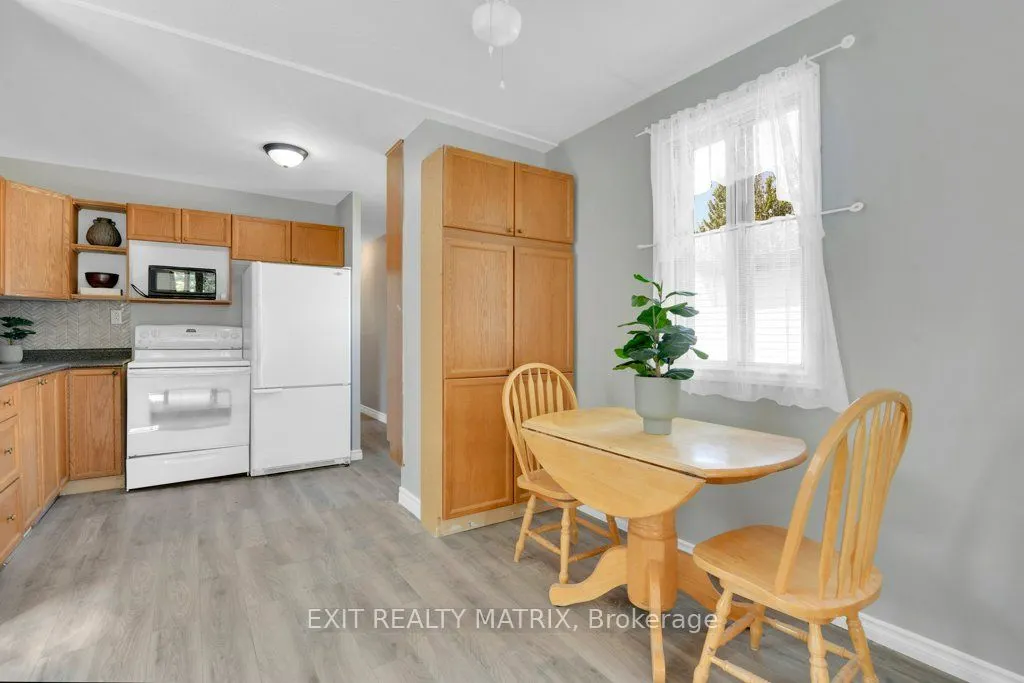 8930 Lynwood Park Private