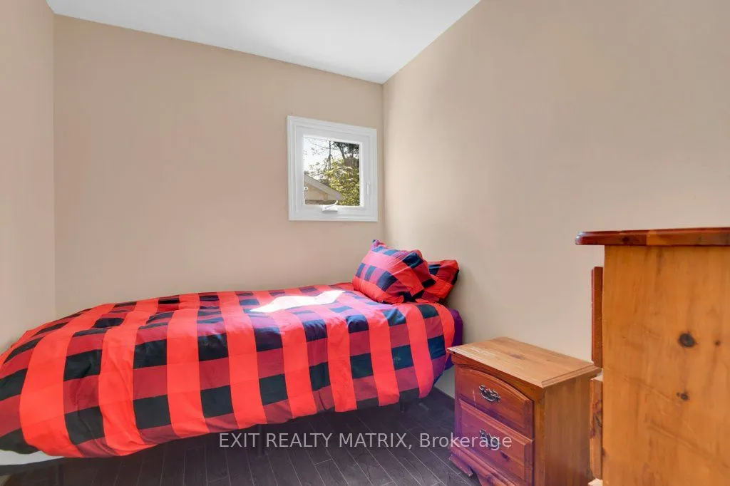 8930 Lynwood Park Private