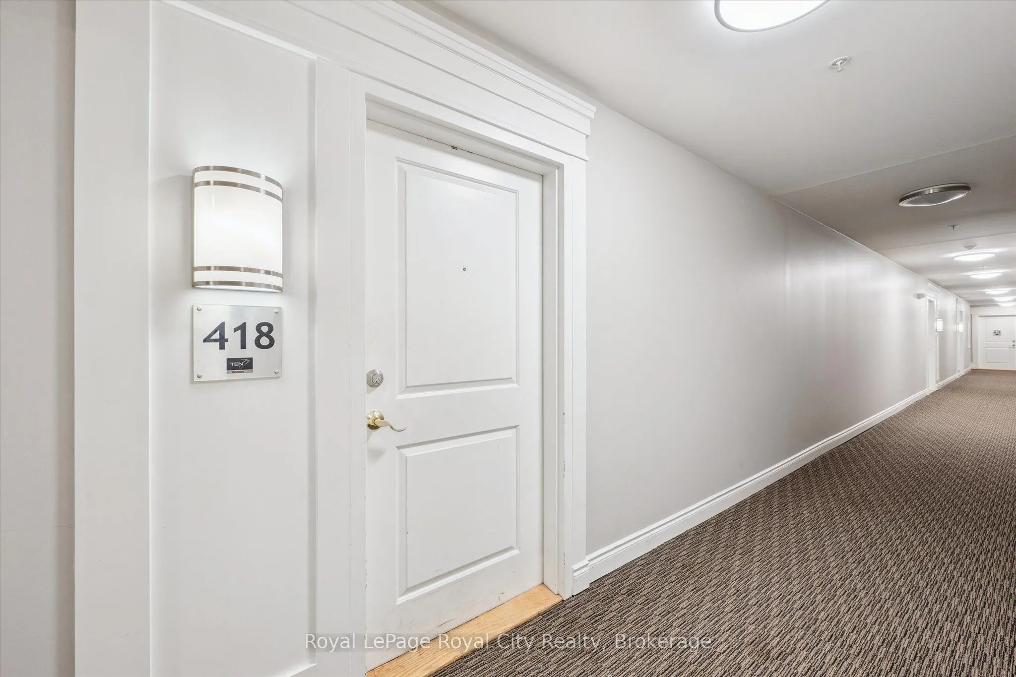 1077 Gordon Street, #418