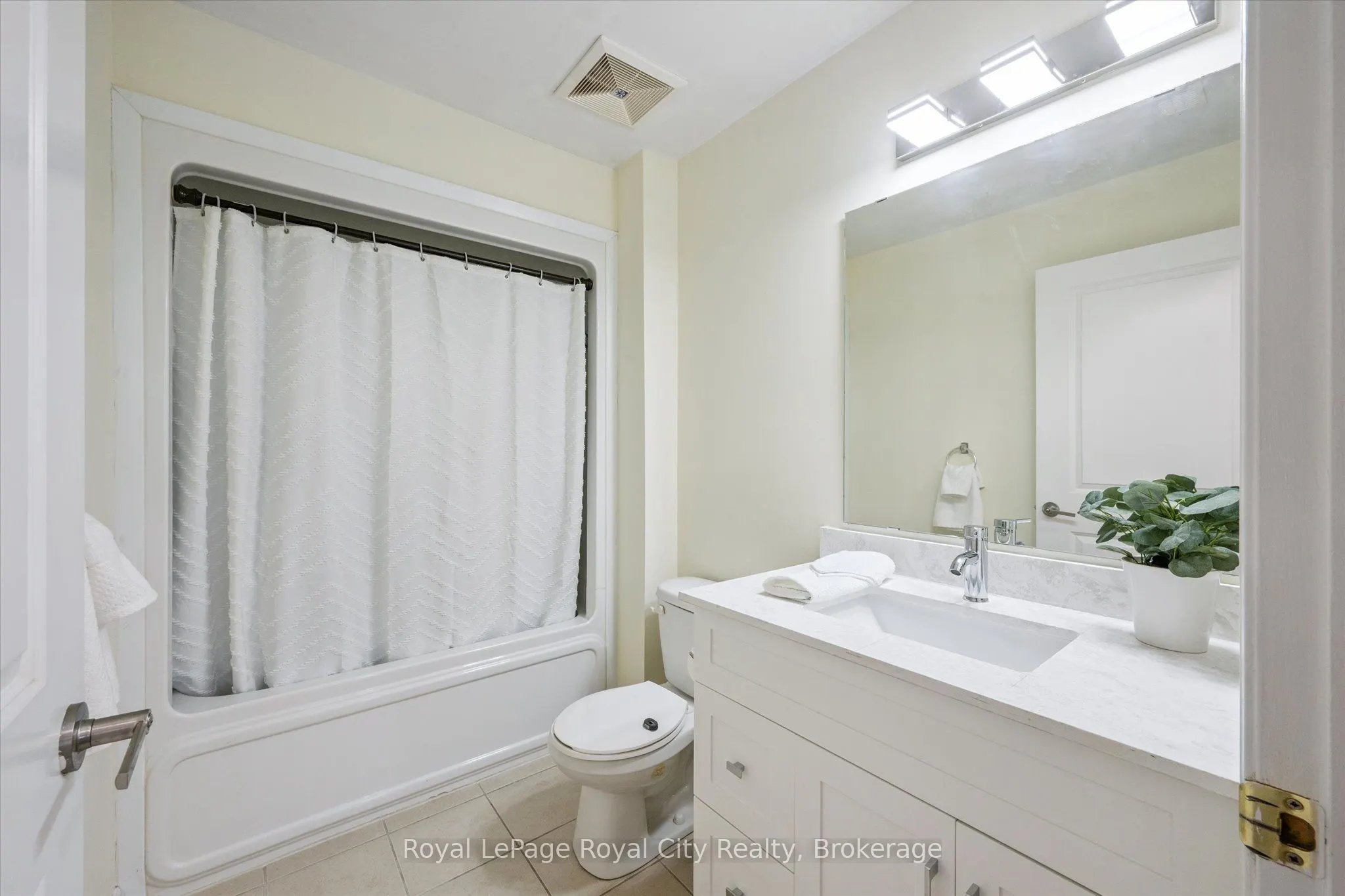 1077 Gordon Street, #418