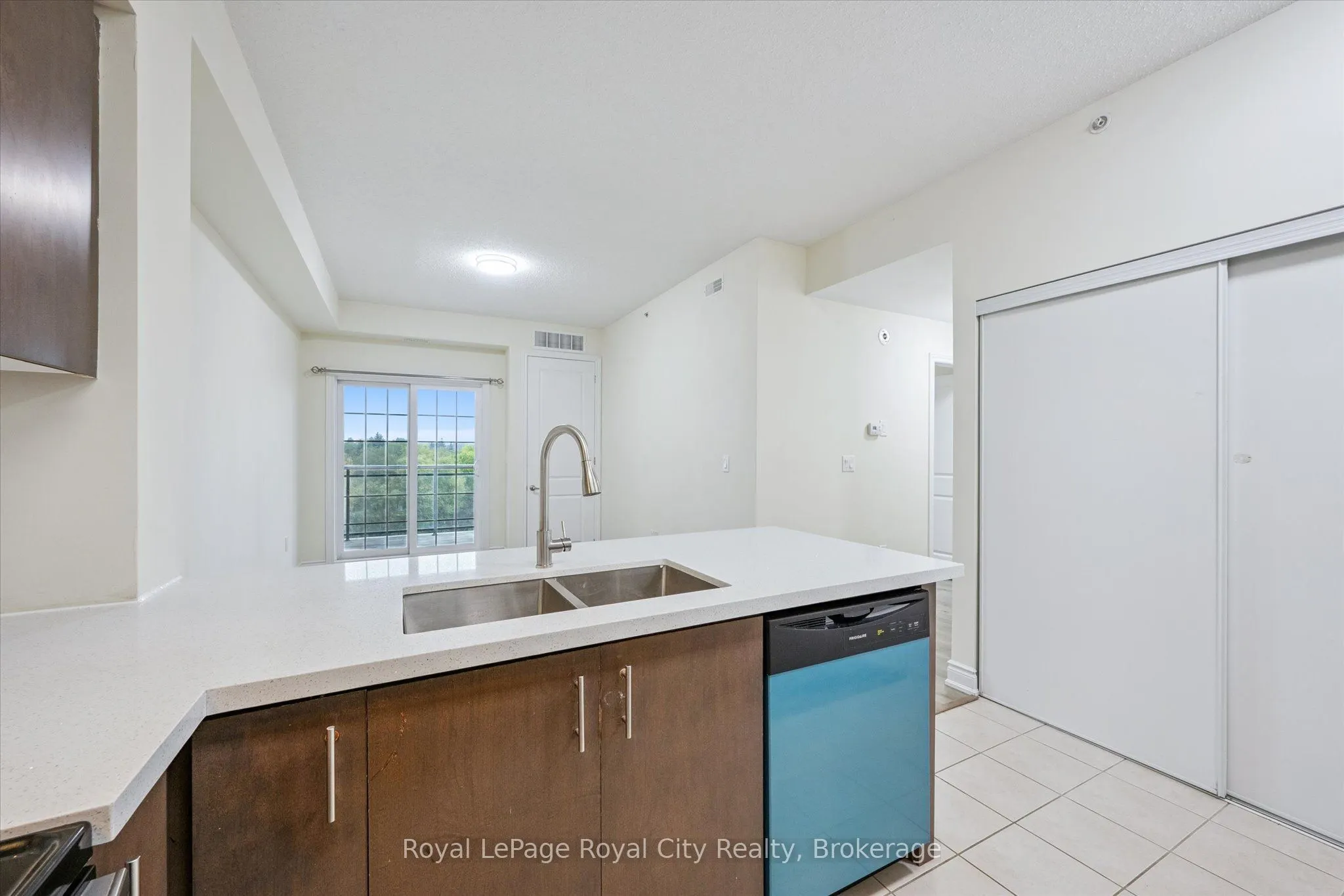 1077 Gordon Street, #418