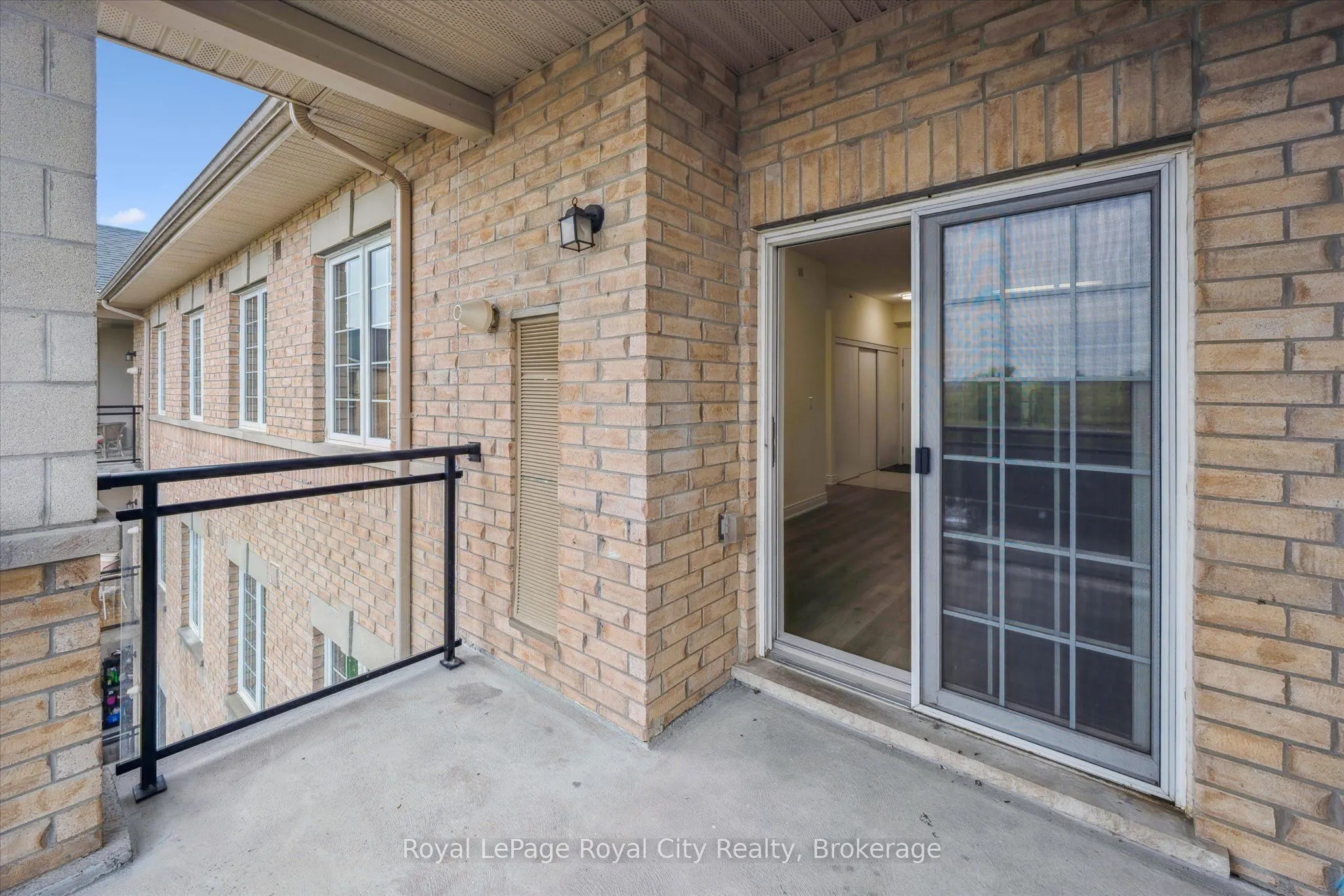 1077 Gordon Street, #418