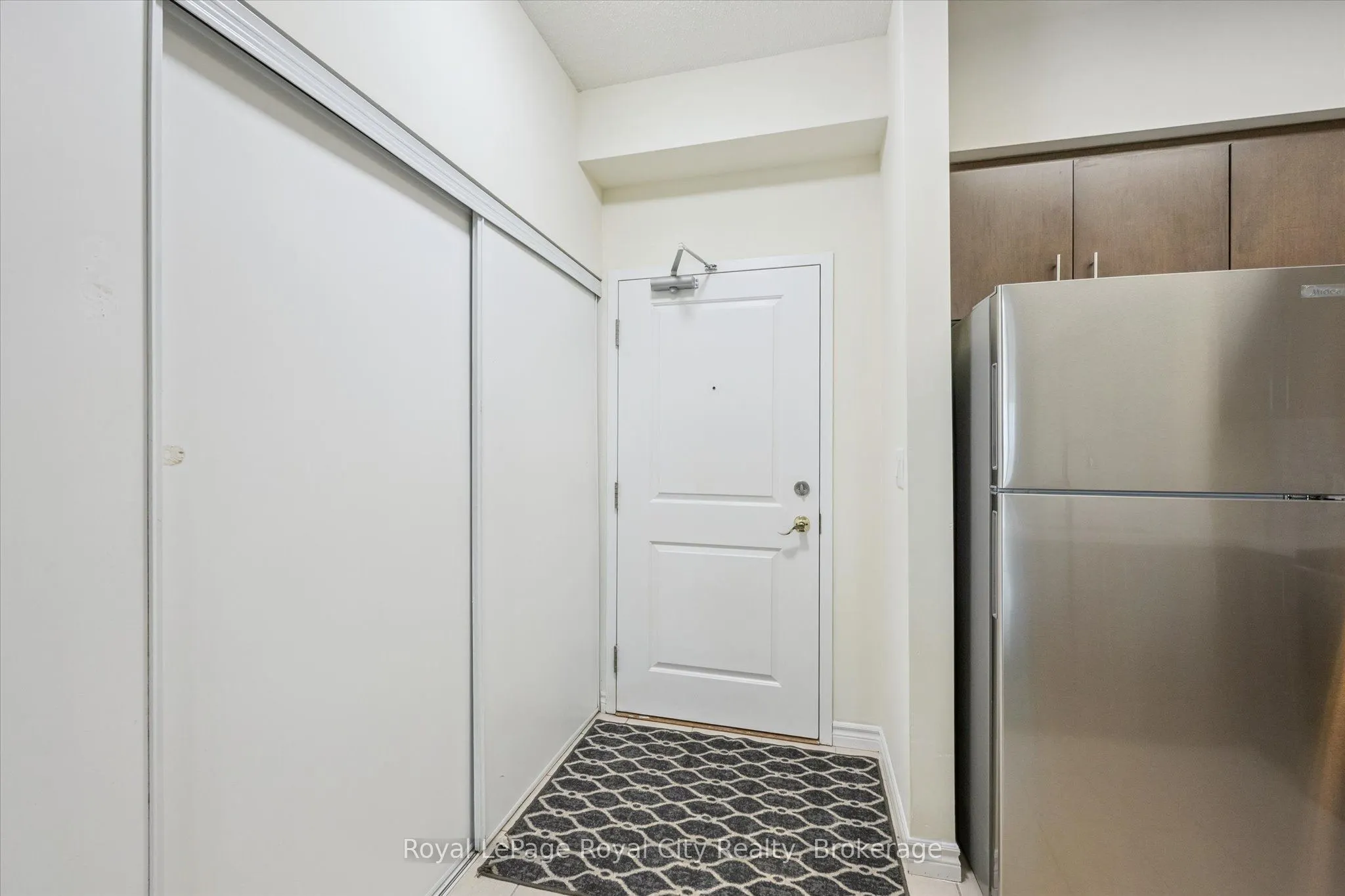1077 Gordon Street, #418