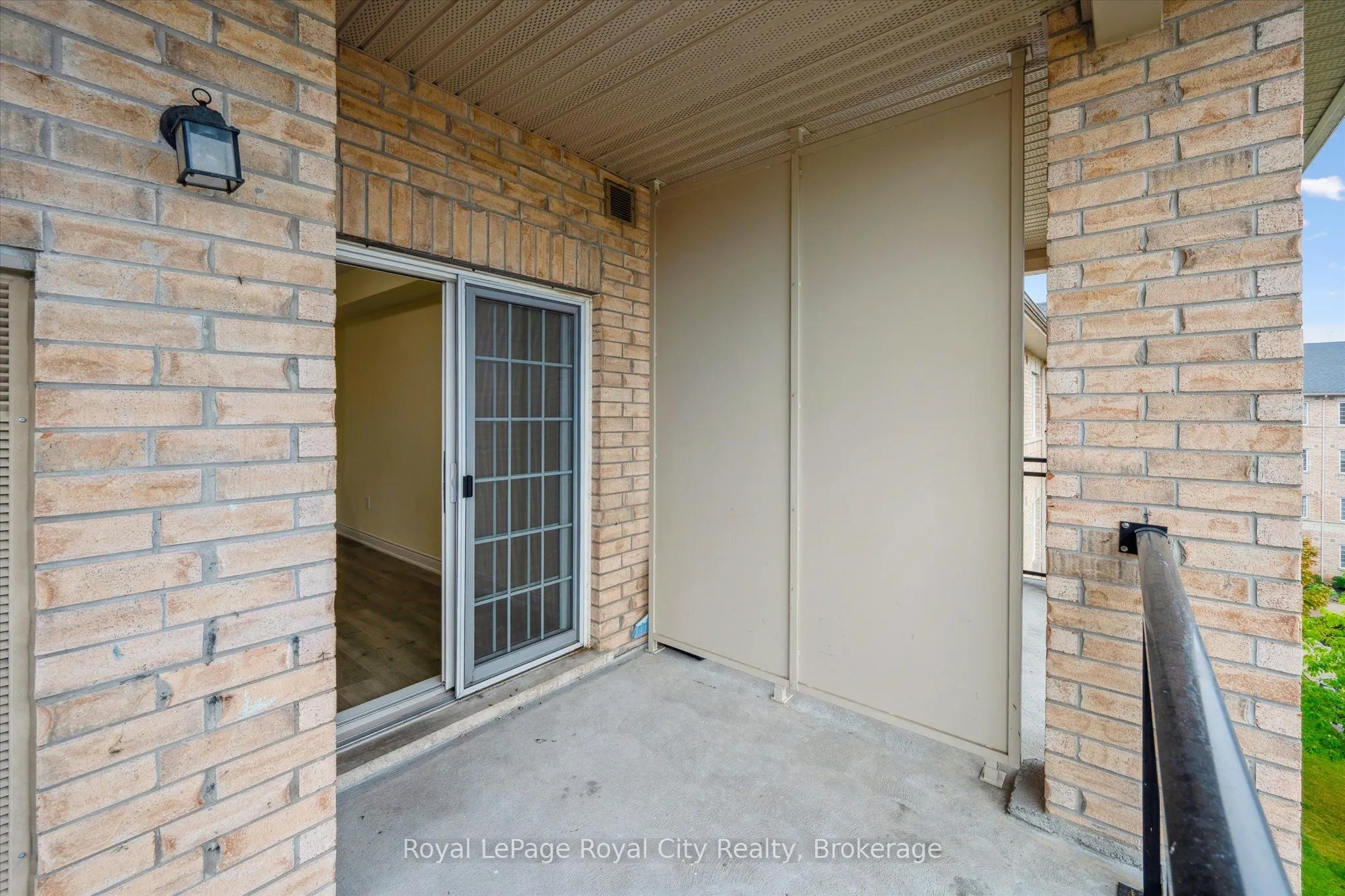 1077 Gordon Street, #418