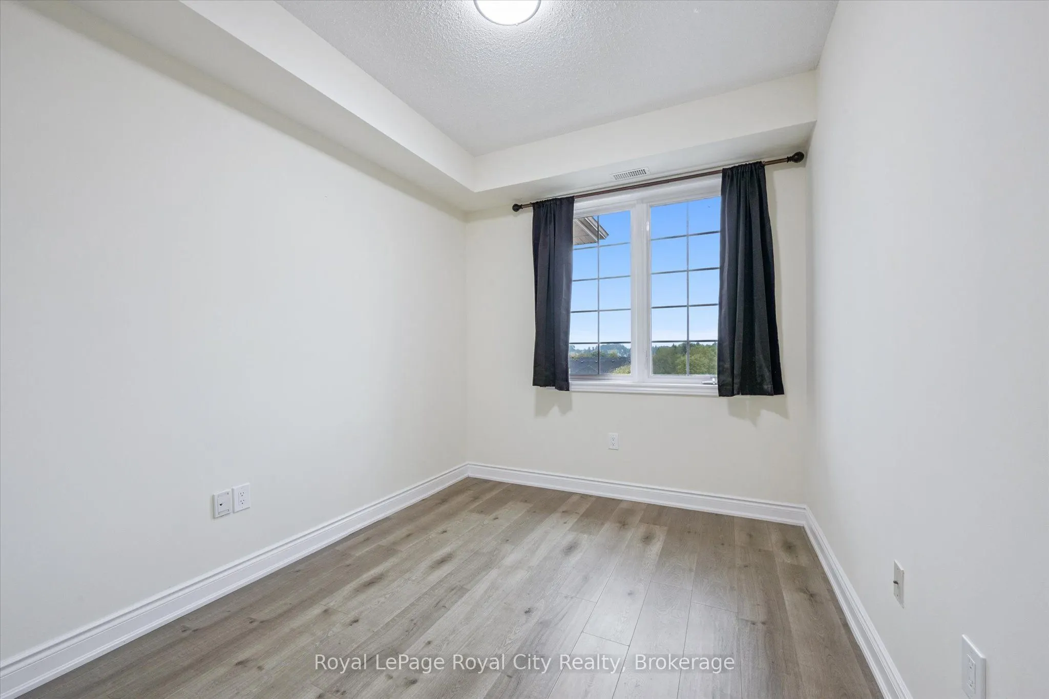 1077 Gordon Street, #418