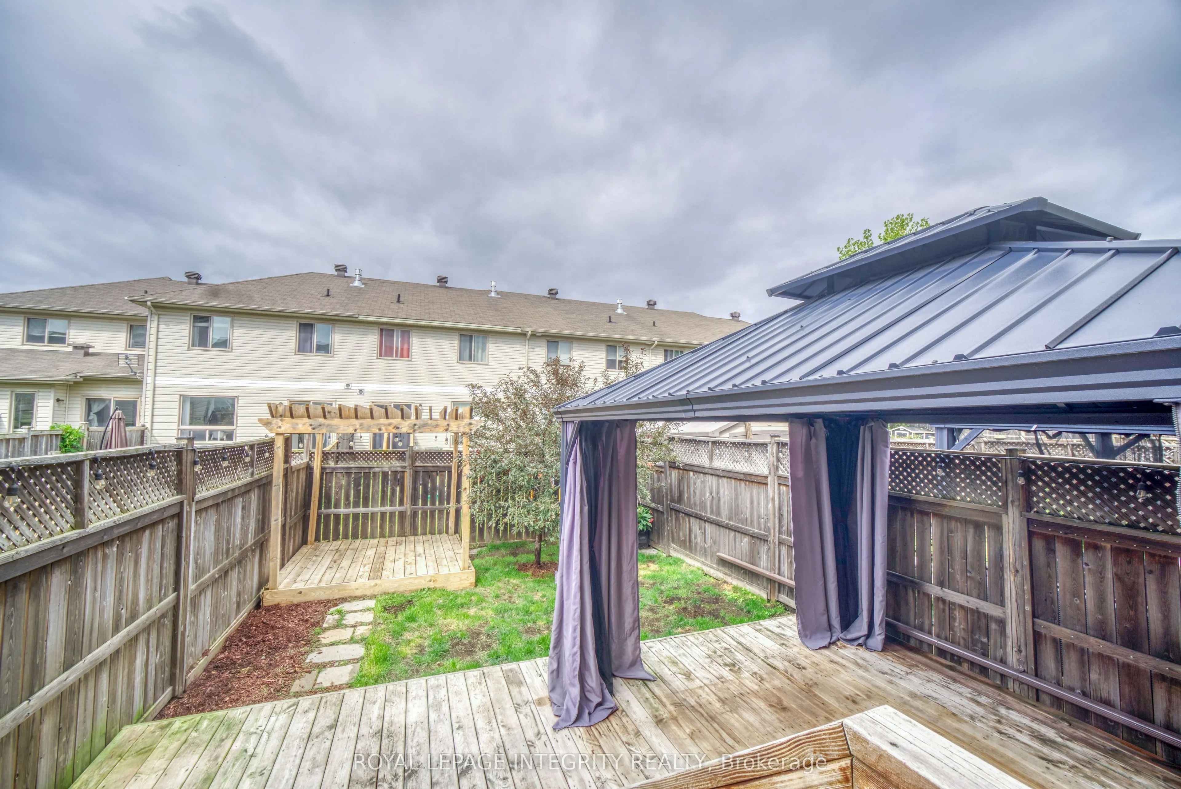 280 Applecross Crescent