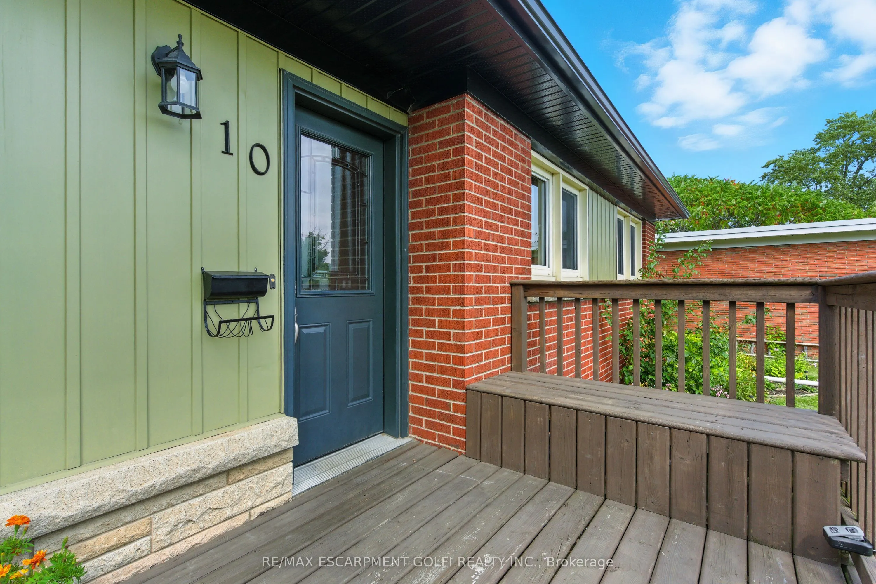 10 Riverview Boulevard