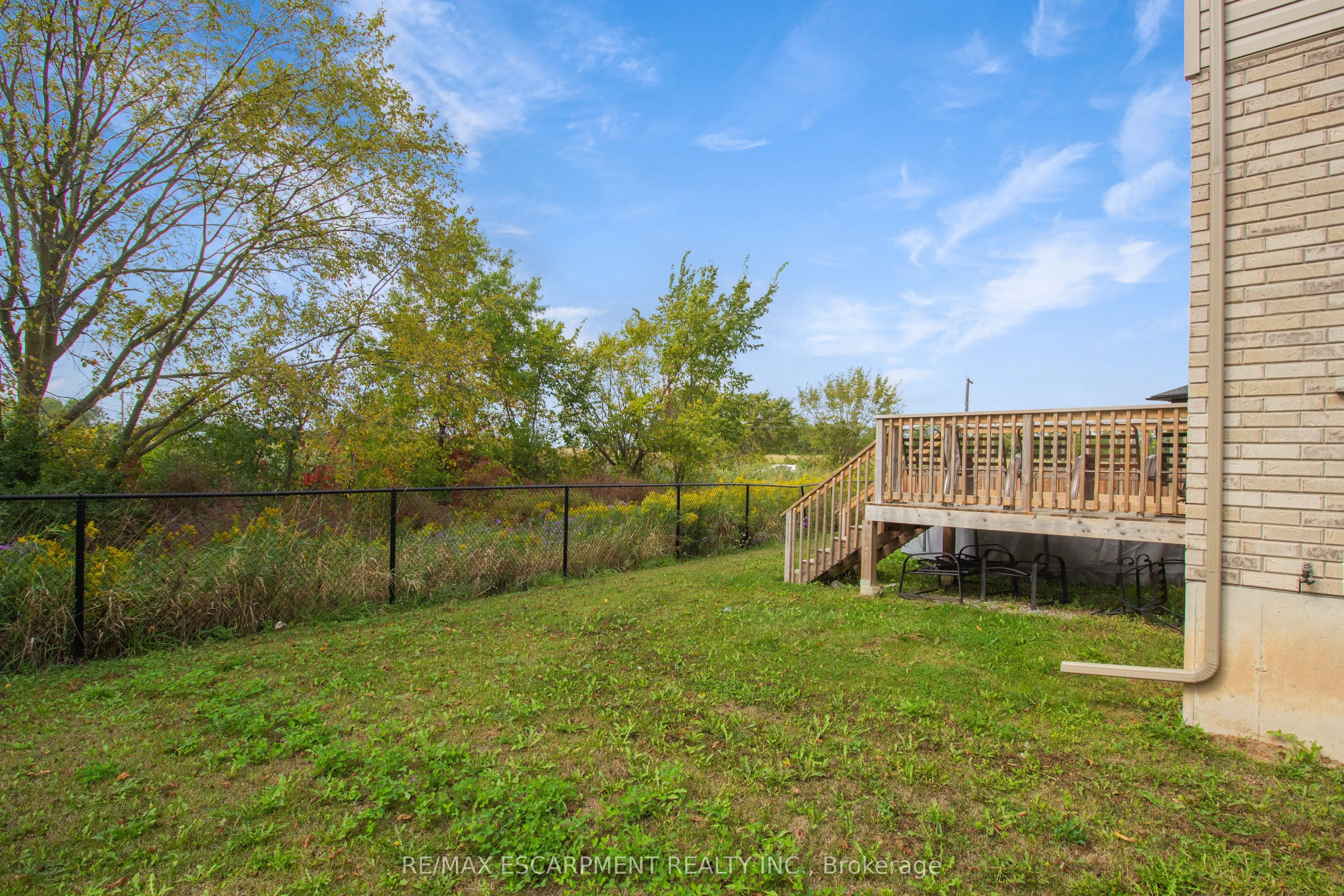 7387 Sherrilee Crescent