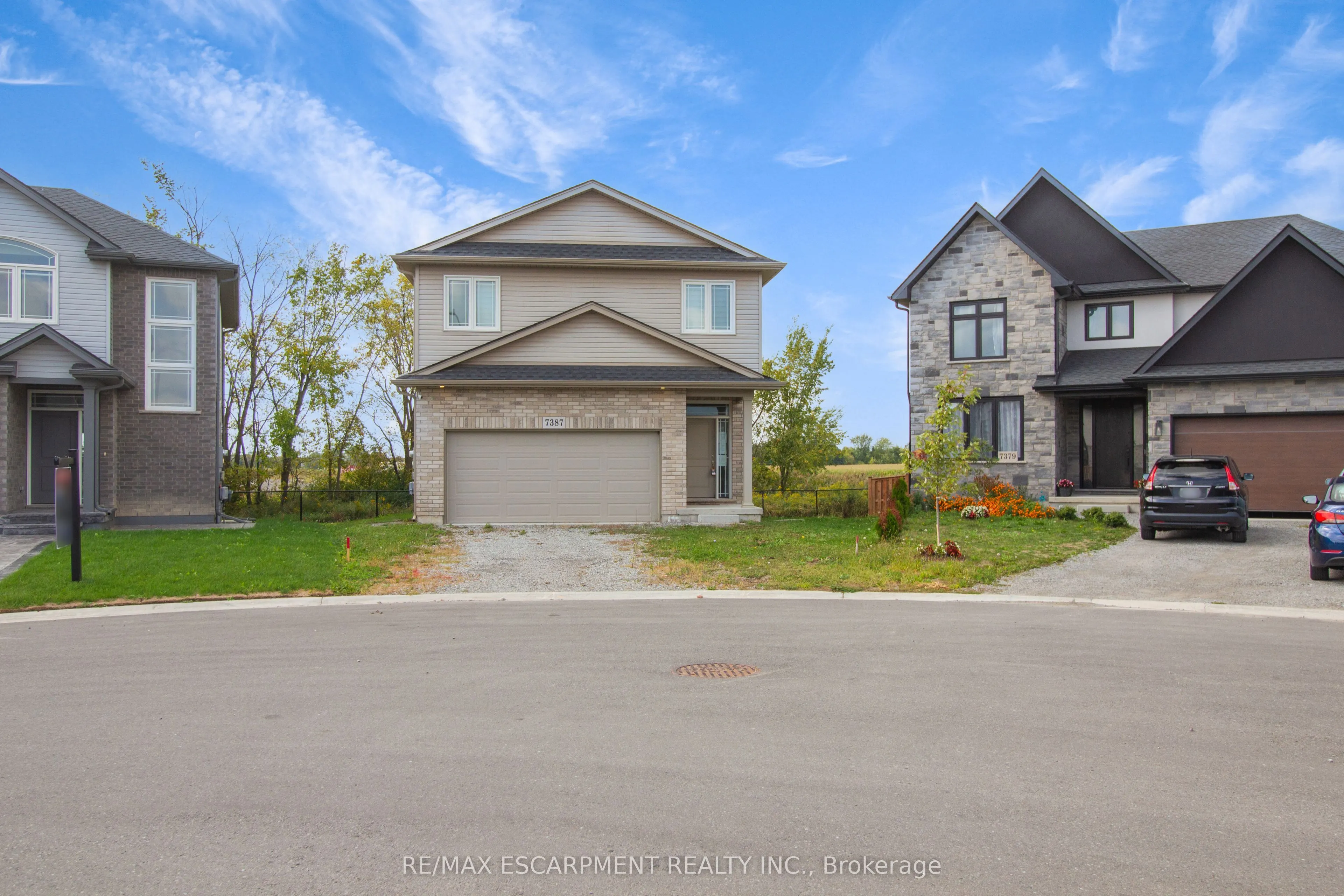 7387 Sherrilee Crescent