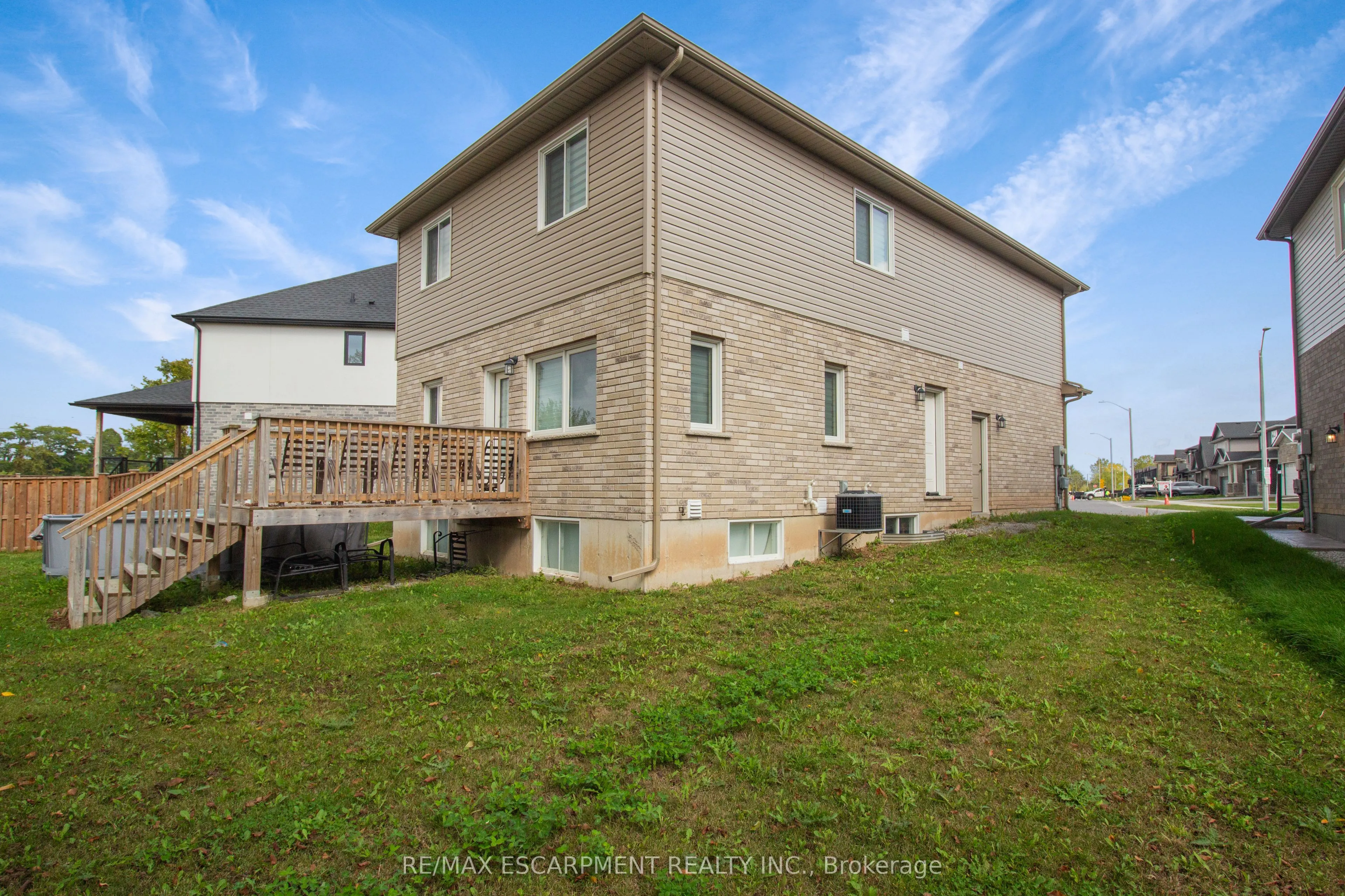7387 Sherrilee Crescent
