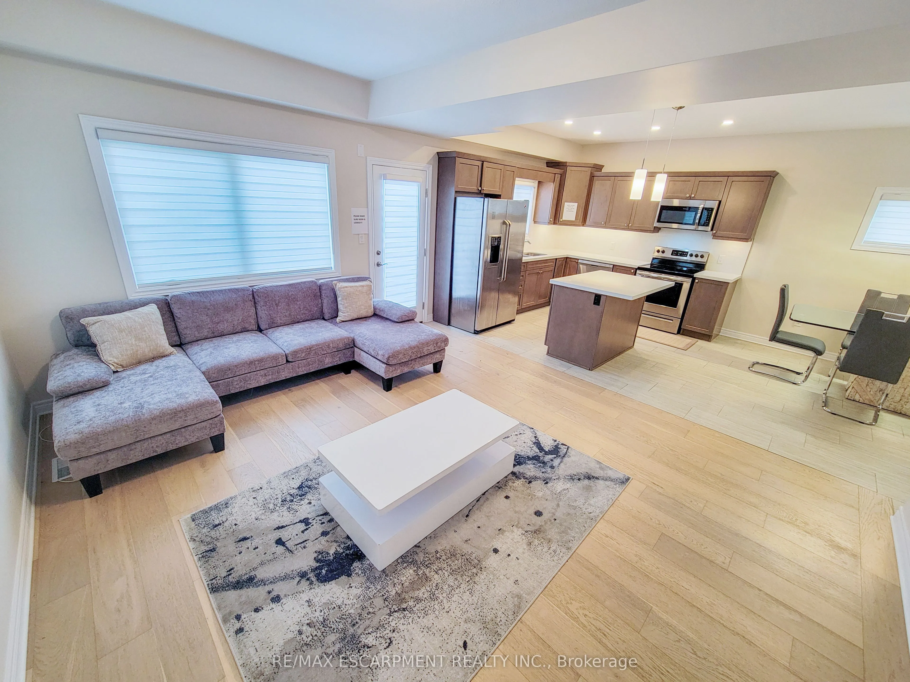 7387 Sherrilee Crescent