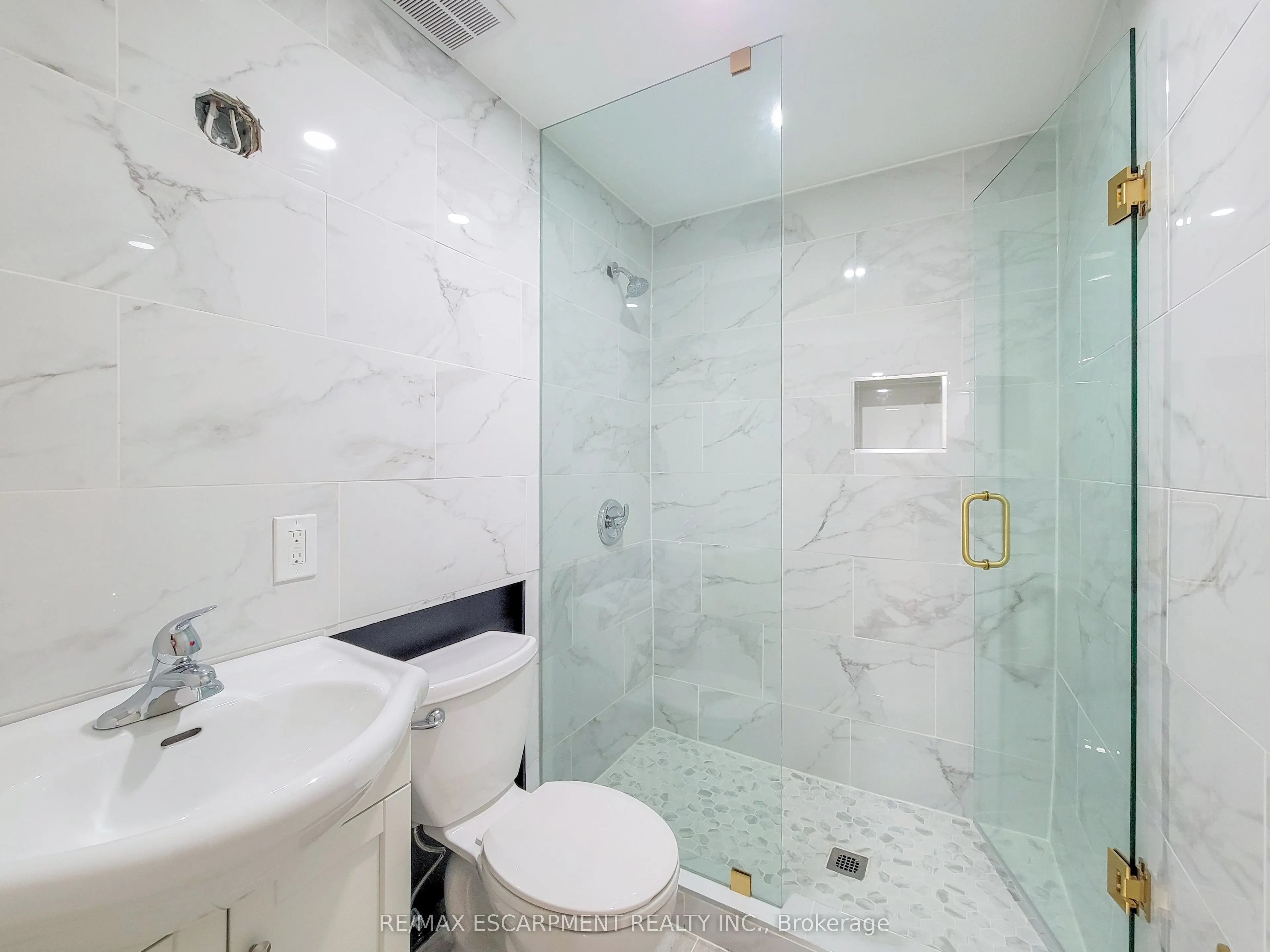 7387 Sherrilee Crescent