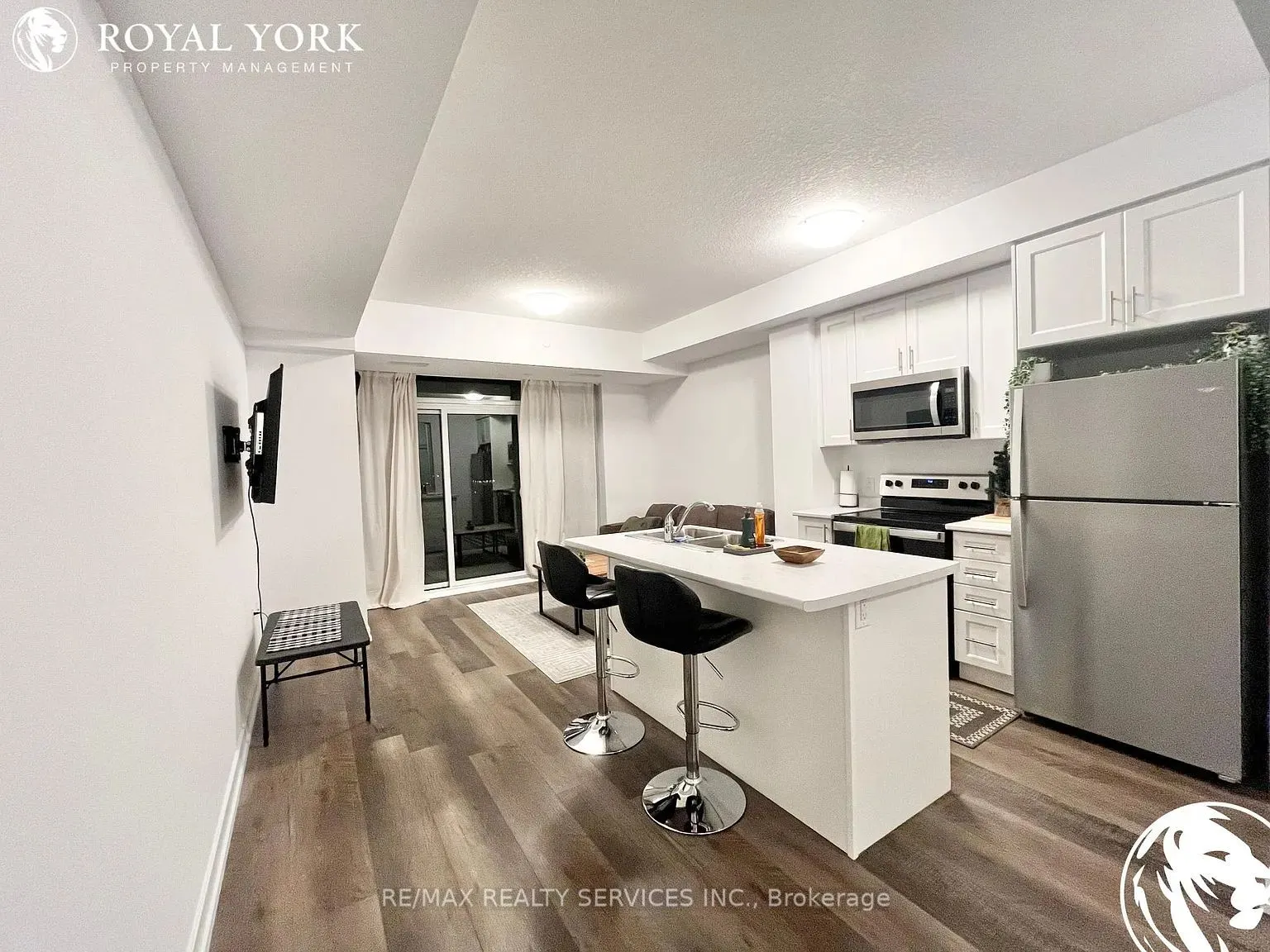 460 Dundas Street, #429
