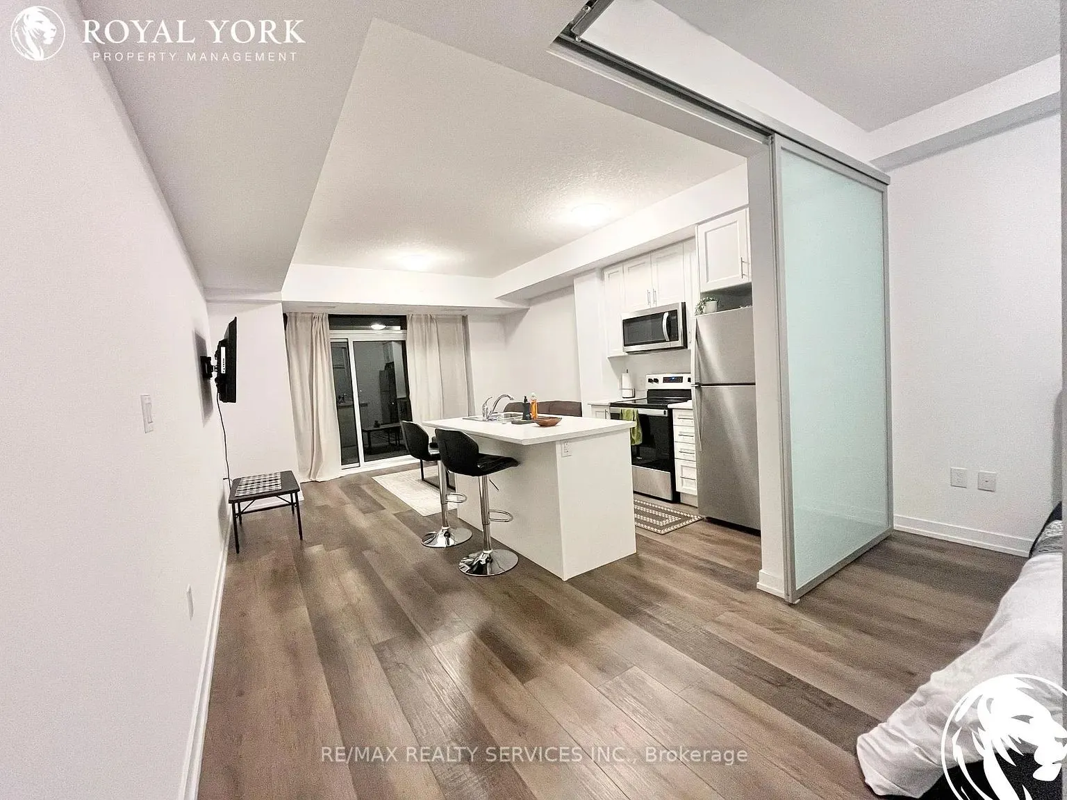 460 Dundas Street, #429
