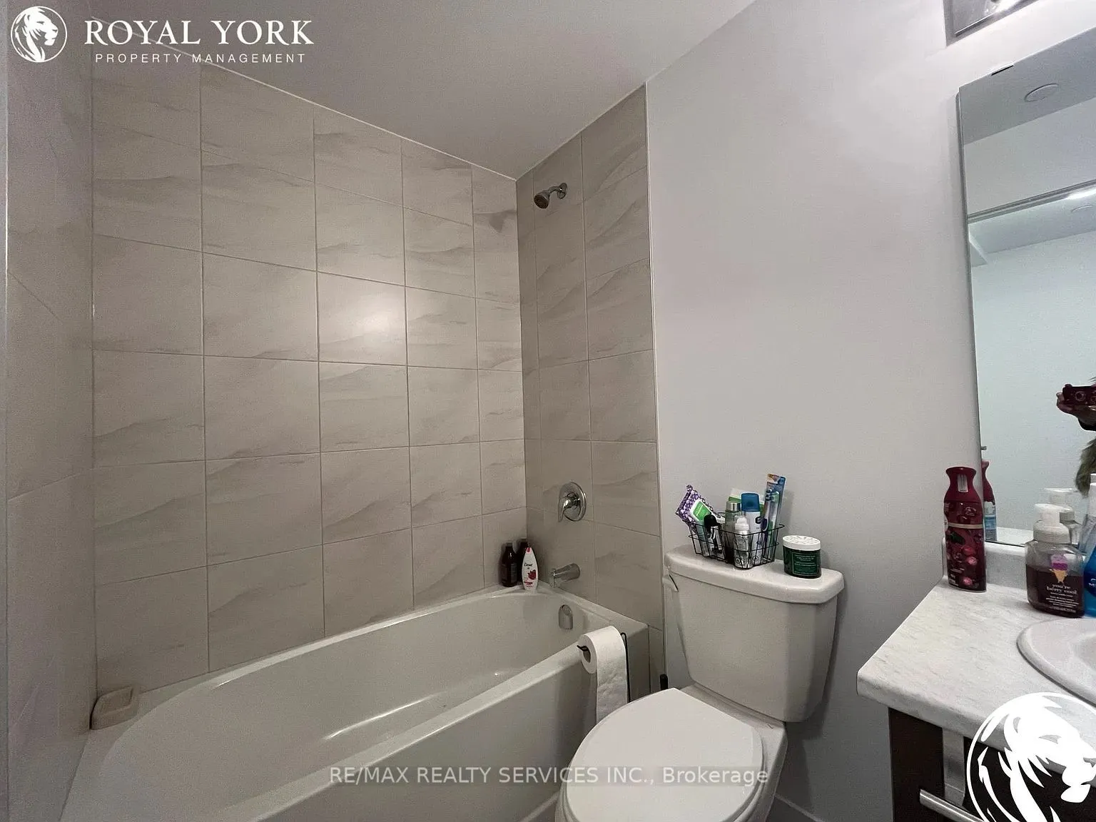 460 Dundas Street, #429