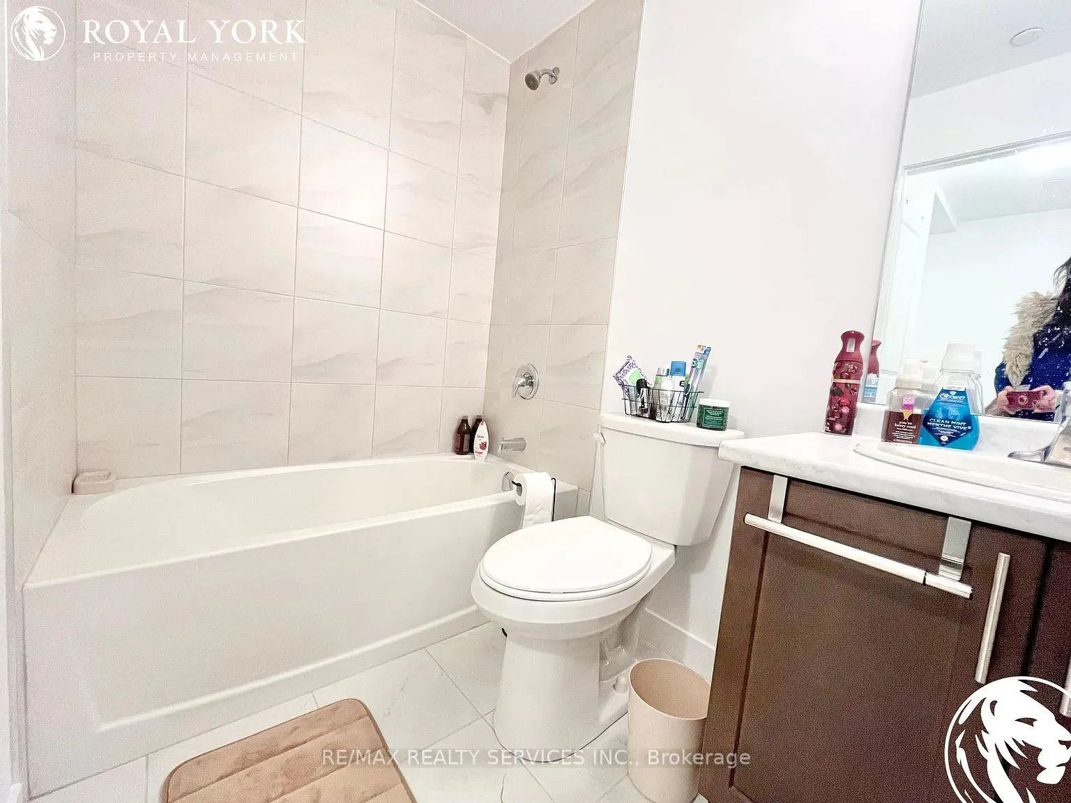 460 Dundas Street, #429