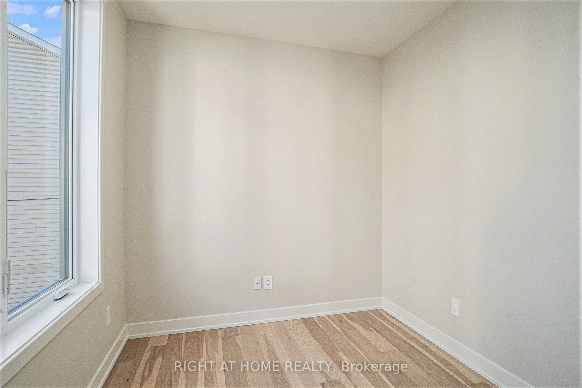583 Codd's Road N