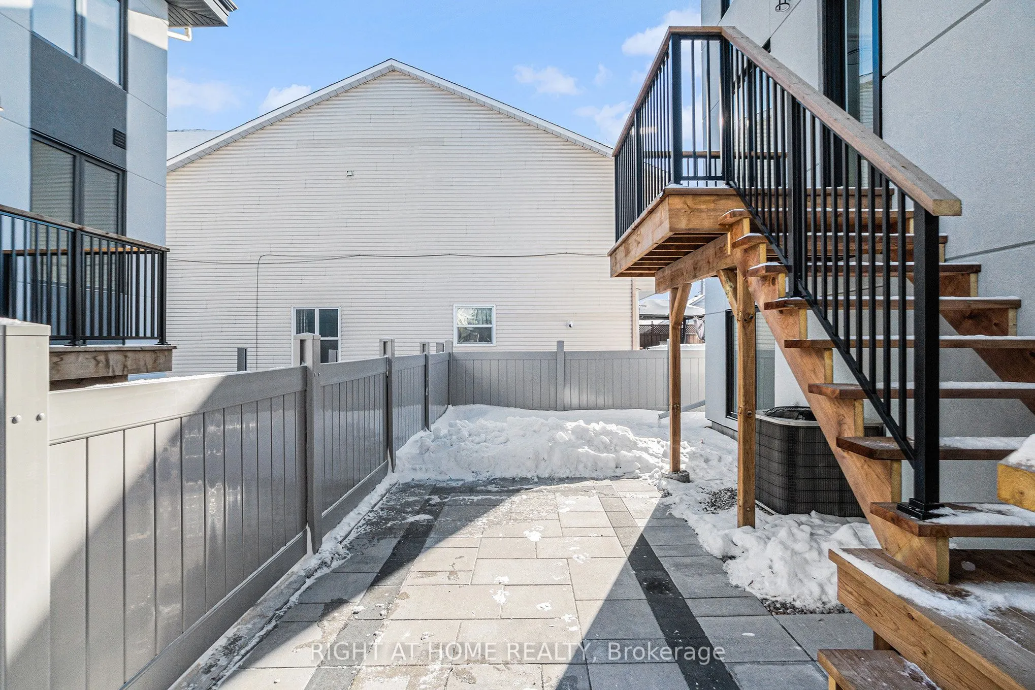 583 Codd's Road N
